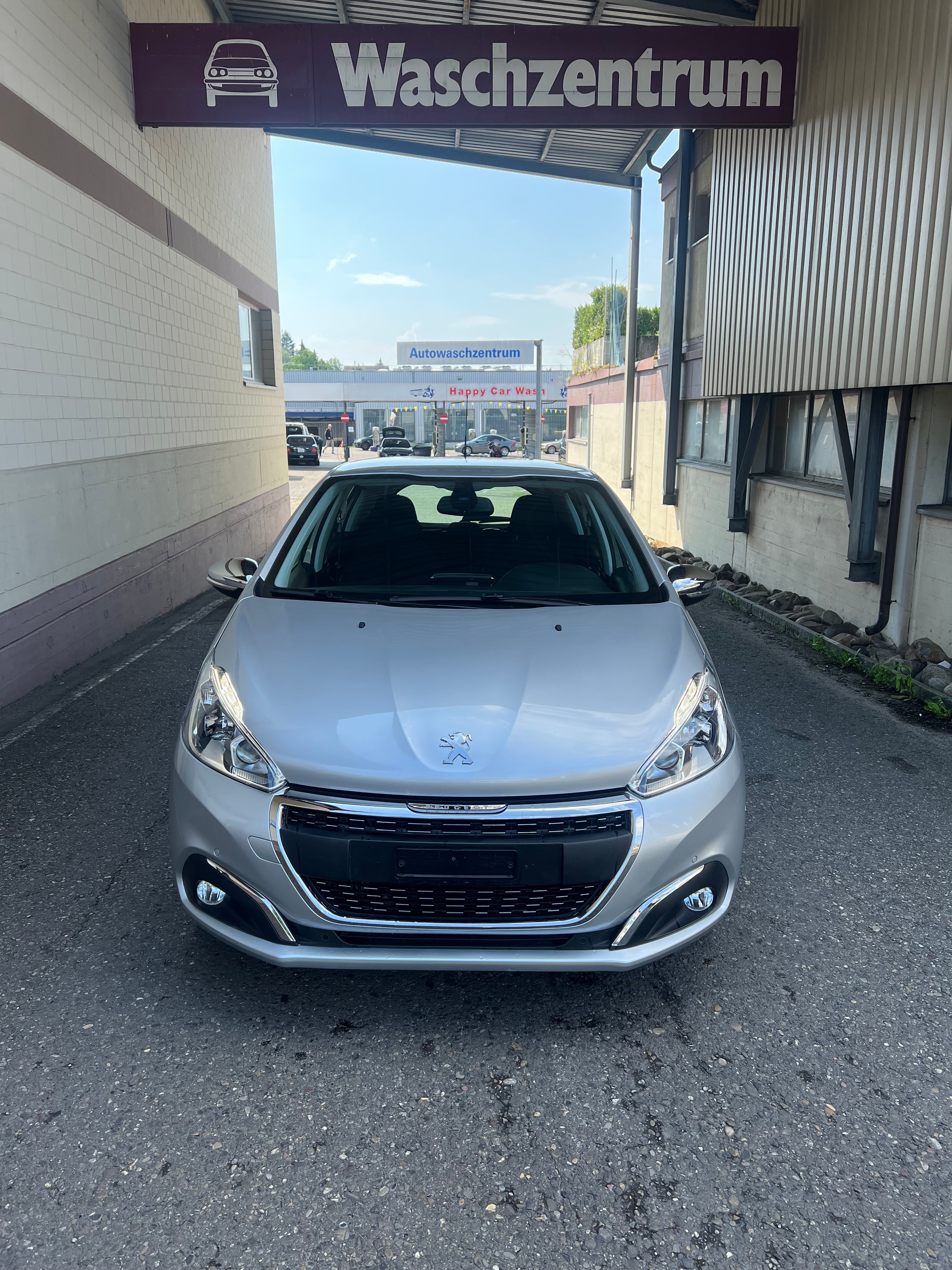 PEUGEOT 208 1.2 PureTech Style EAT6