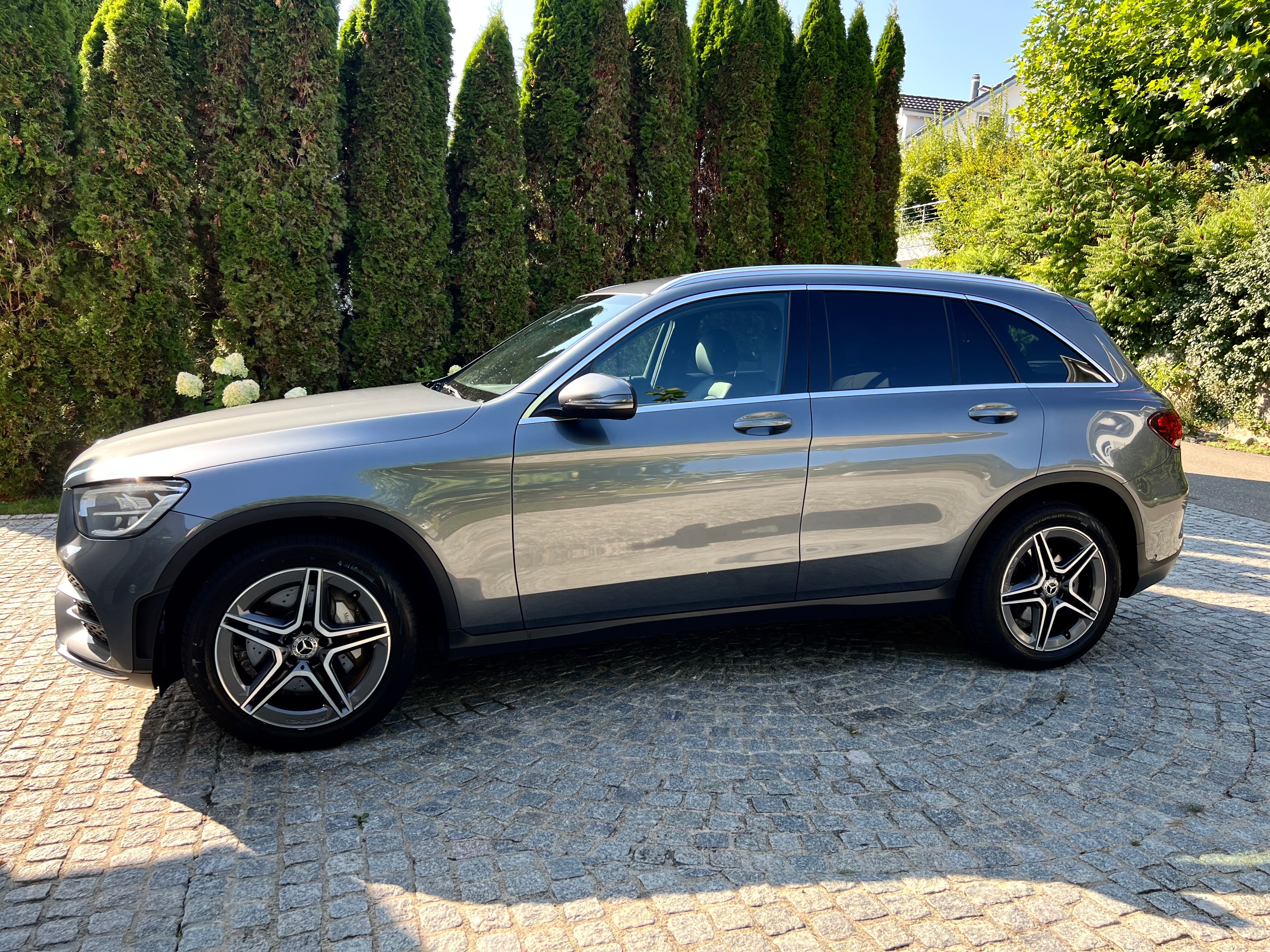 MERCEDES-BENZ GLC 300 AMG Line 4Matic 9G-Tronic