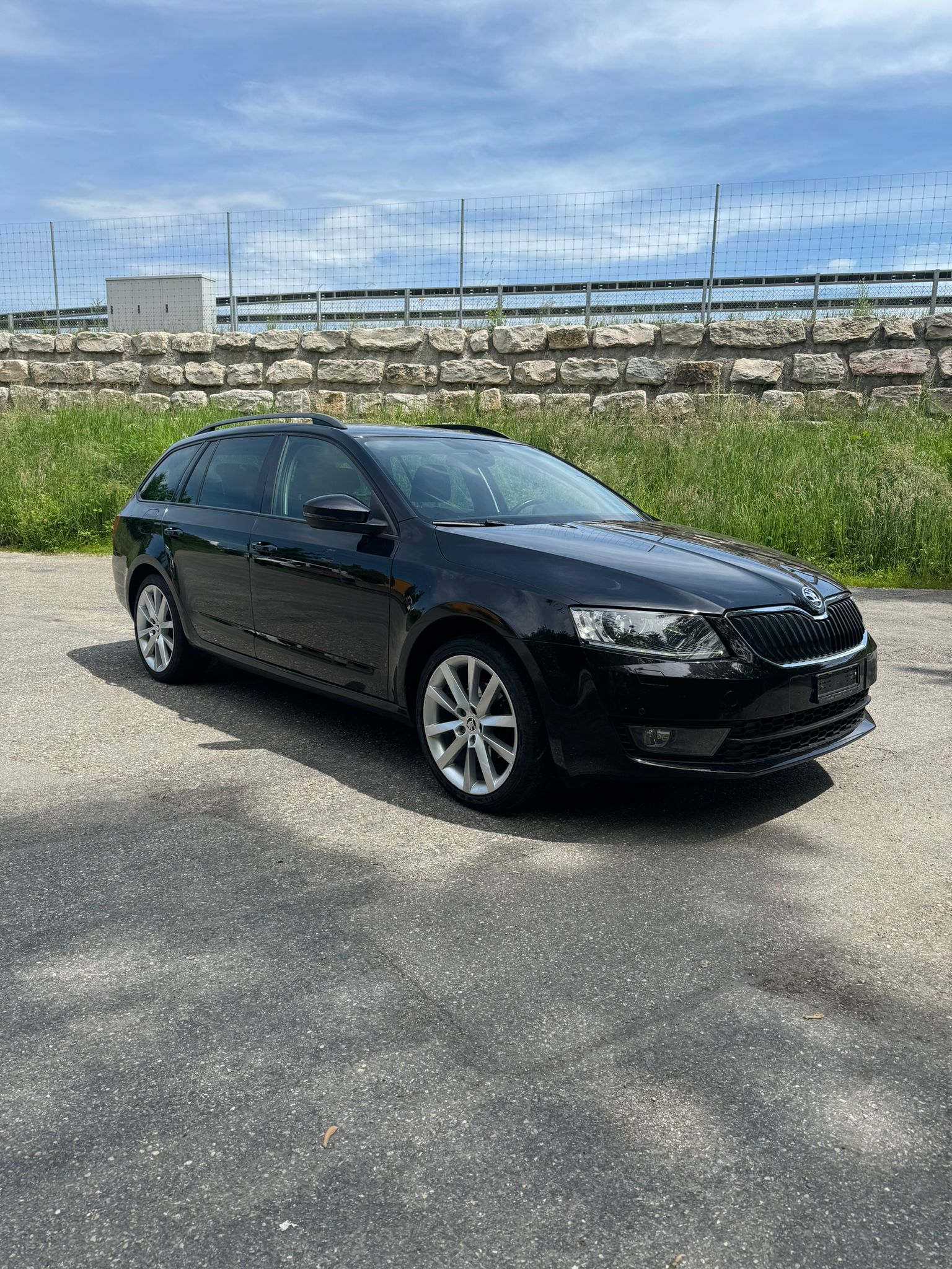 SKODA Octavia Combi 2.0 TDI Elegance DSG