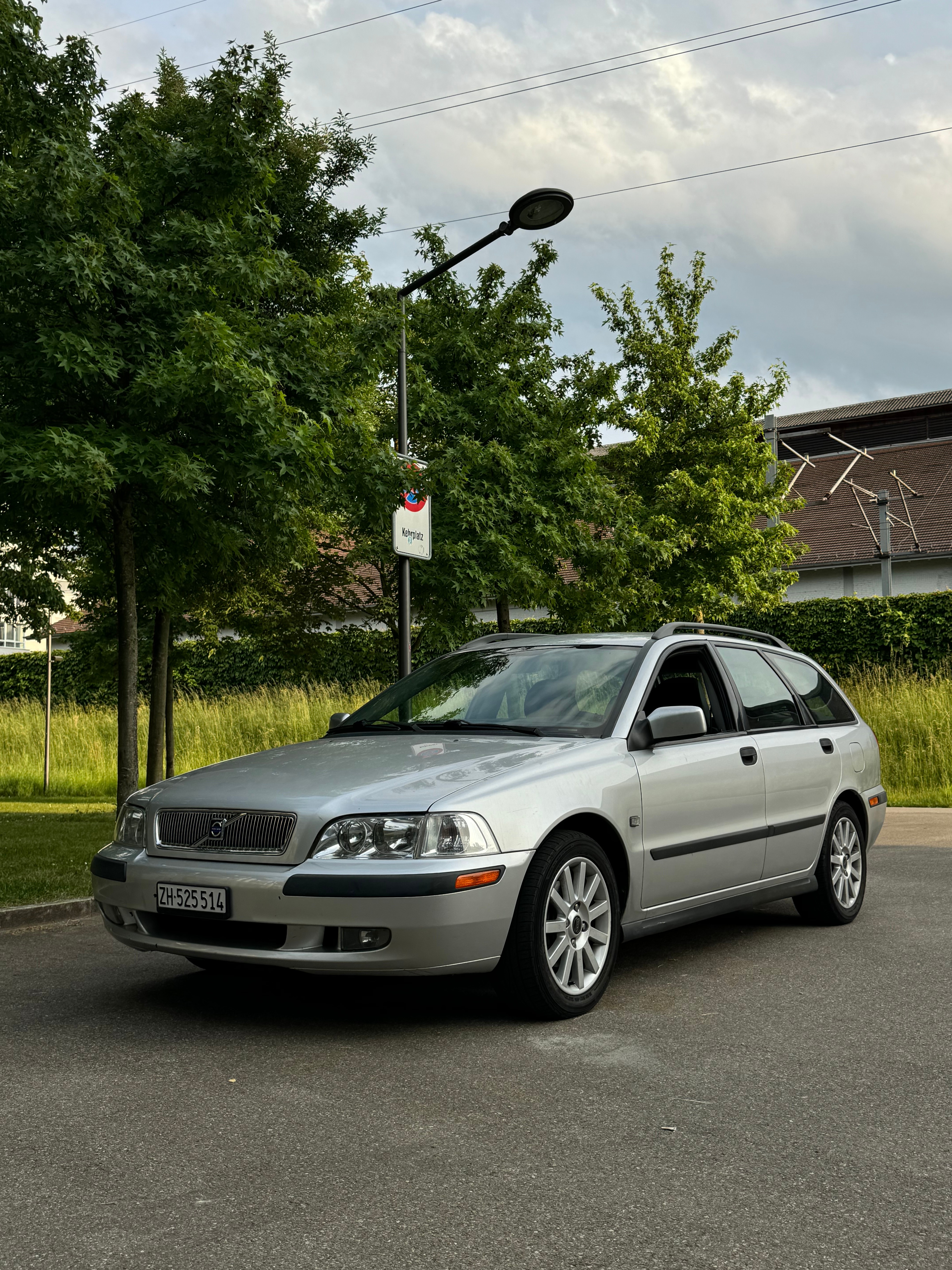 VOLVO V40 2.0T