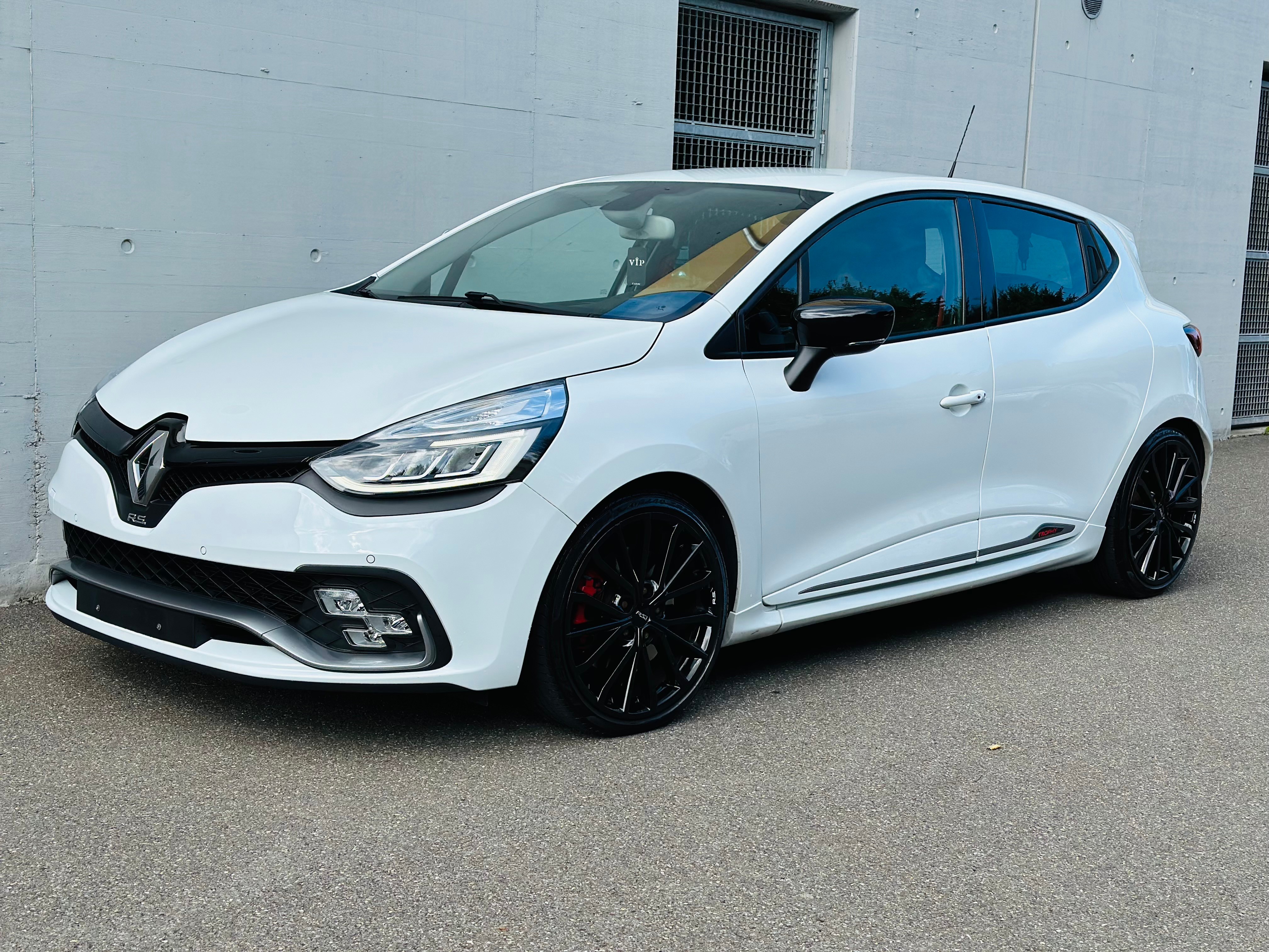 RENAULT Clio 1.6 T RS 220 Trophy EDC