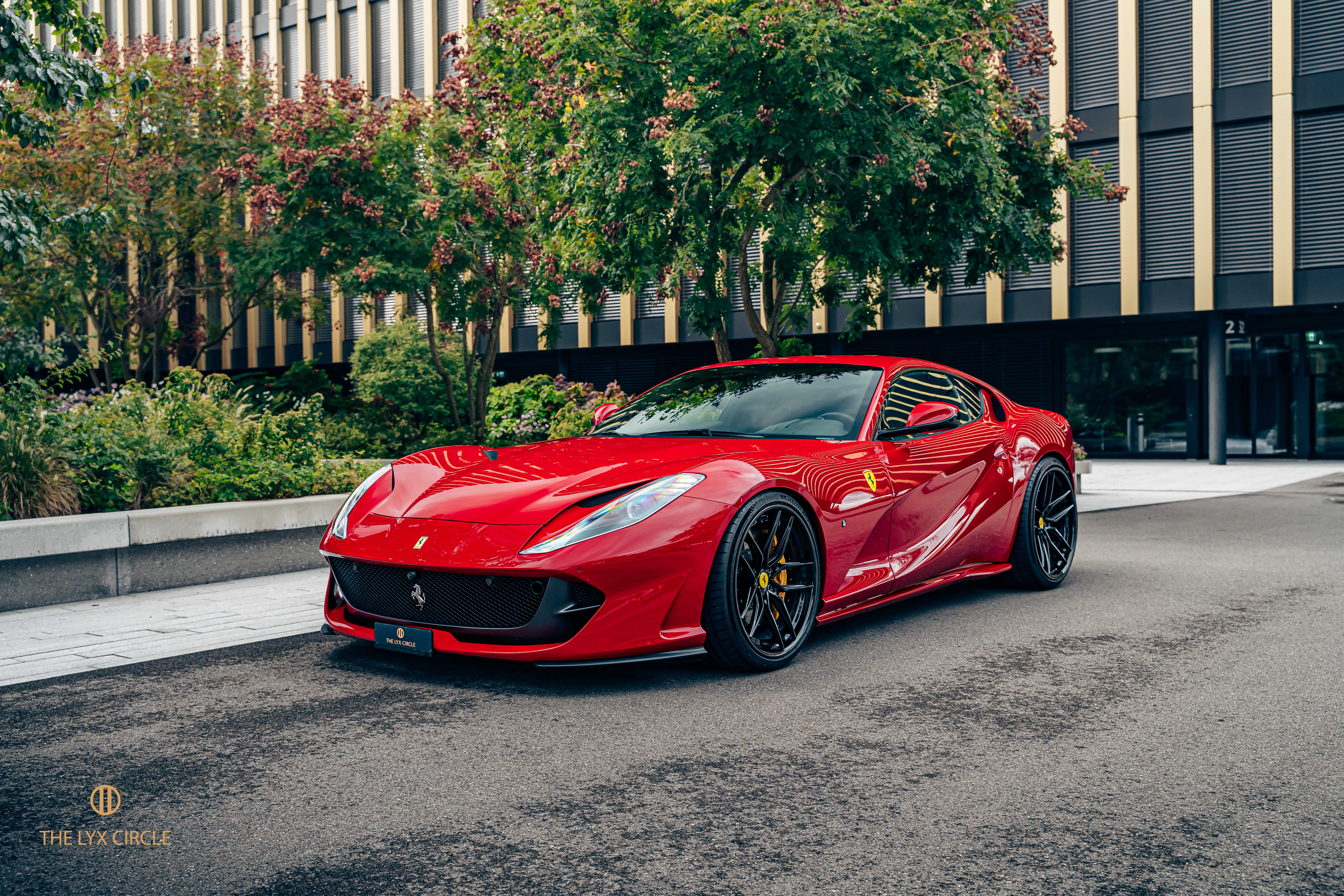 FERRARI 812 Superfast