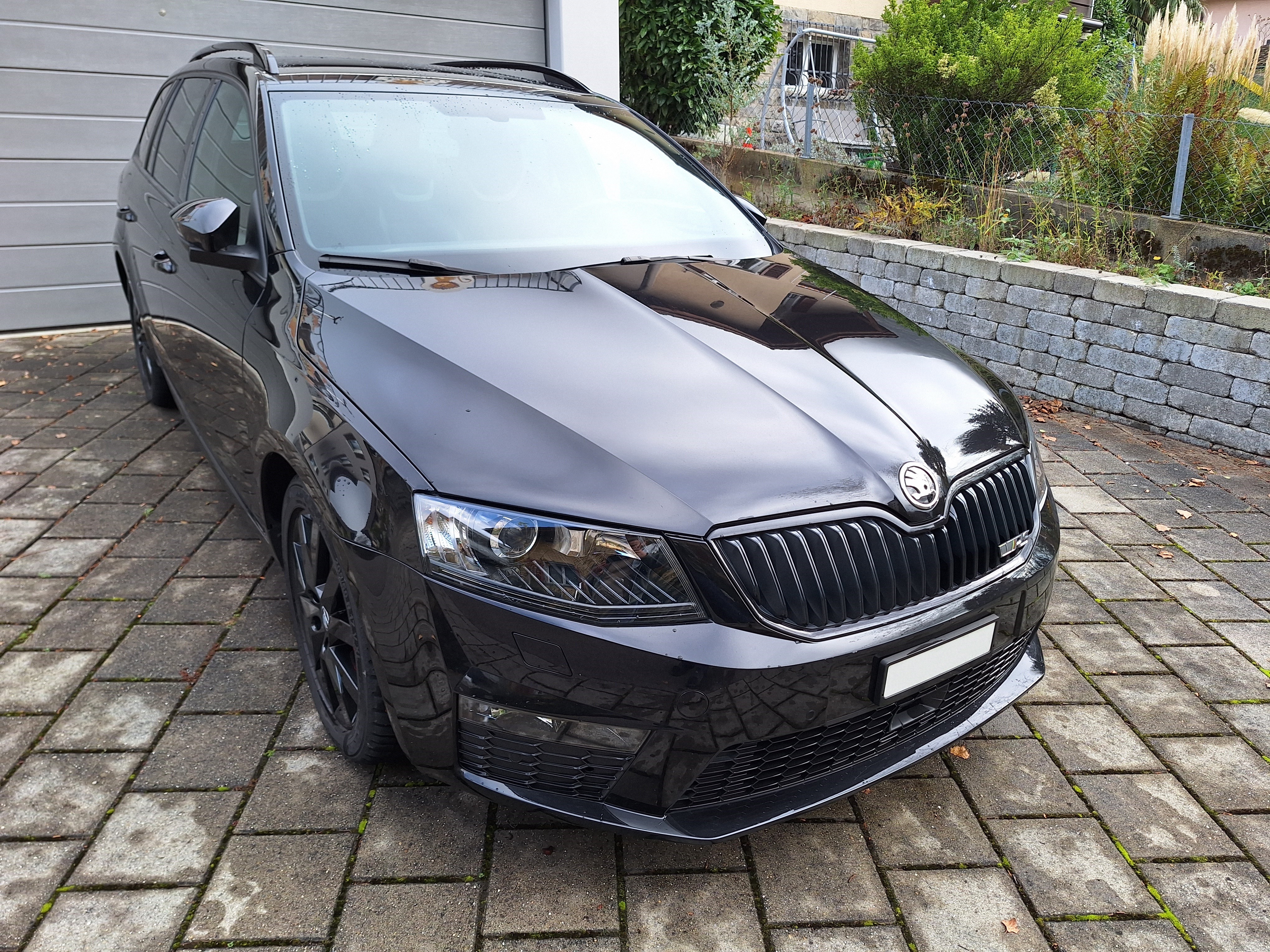 SKODA Octavia Combi 2.0 TSI RS