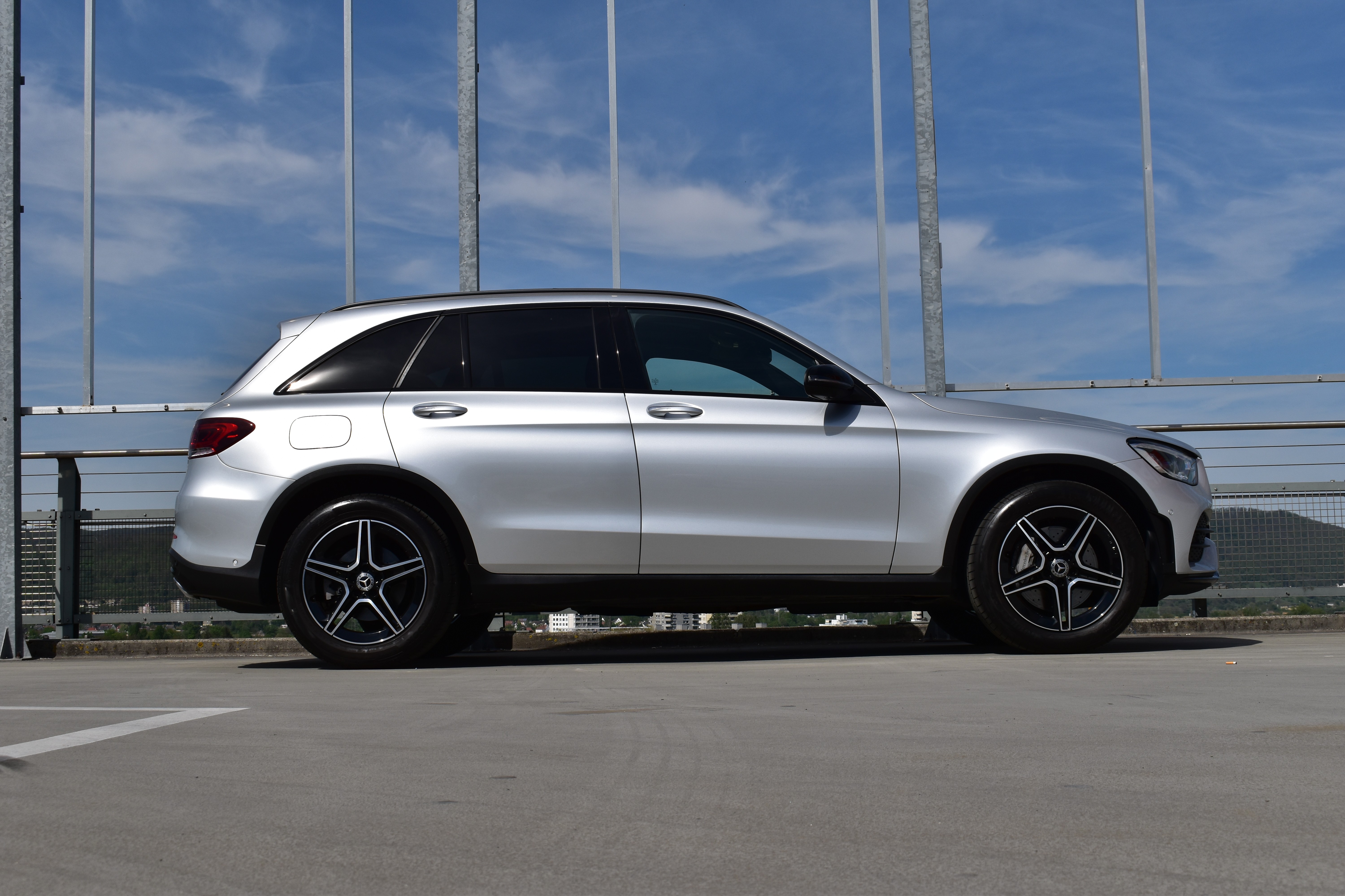 MERCEDES-BENZ GLC 220 D AMG LINE NIGHT 4MATIC 9G-TRONIC l 194 PS