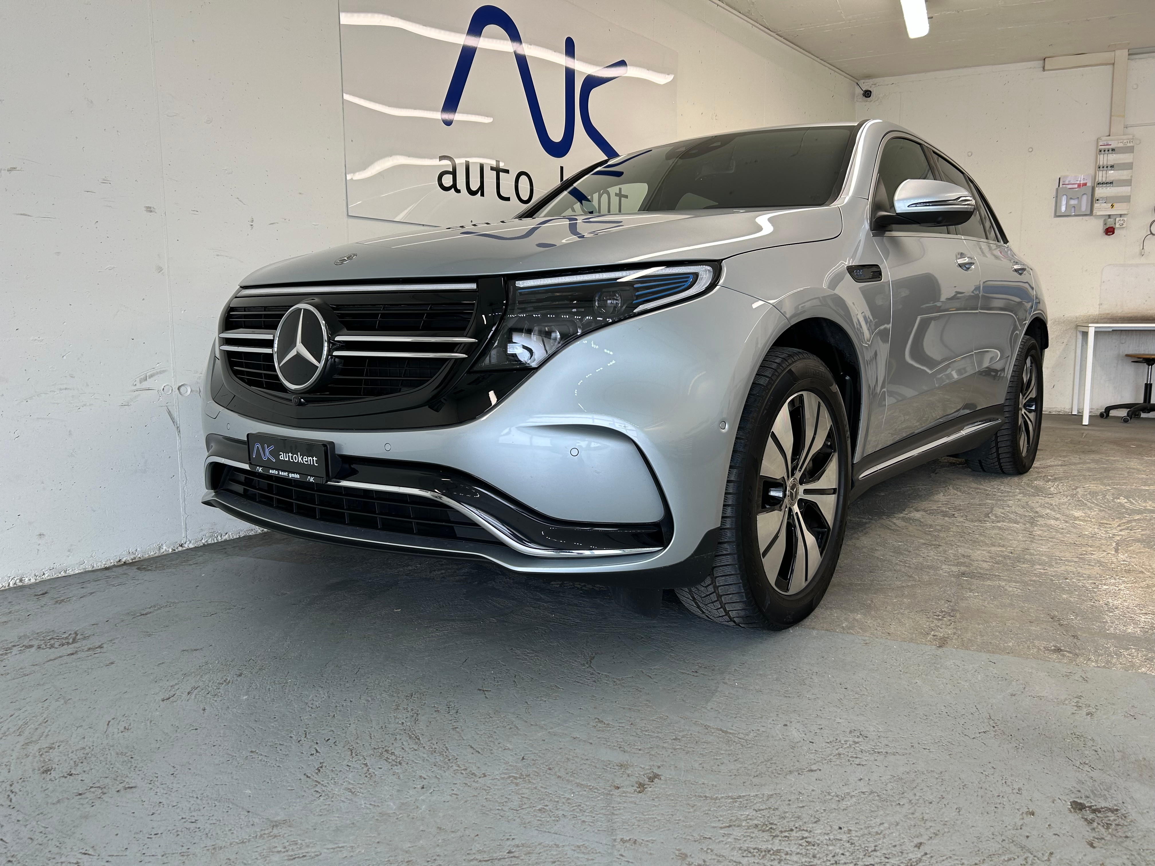 MERCEDES-BENZ EQC 400 AMG Line 4Matic