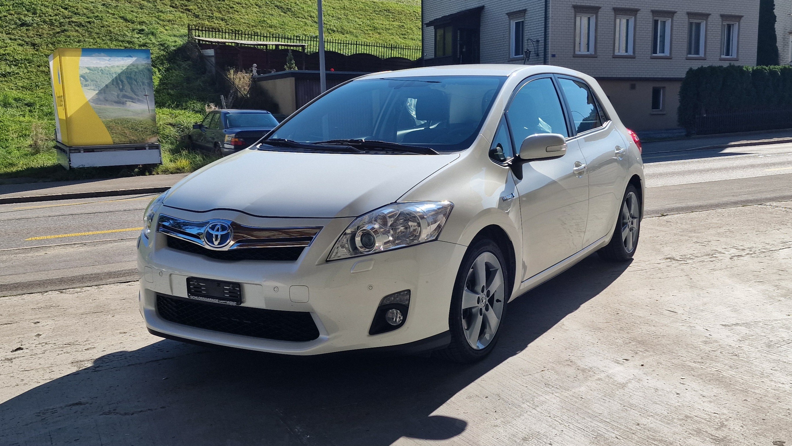 TOYOTA Auris 1.8 16V HSD Linea Sol