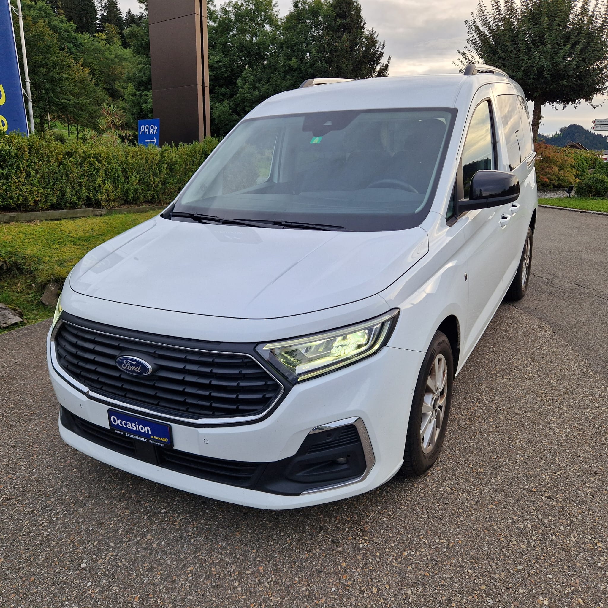 FORD Tourneo Connect 1.5 EcoBoost Active Automat