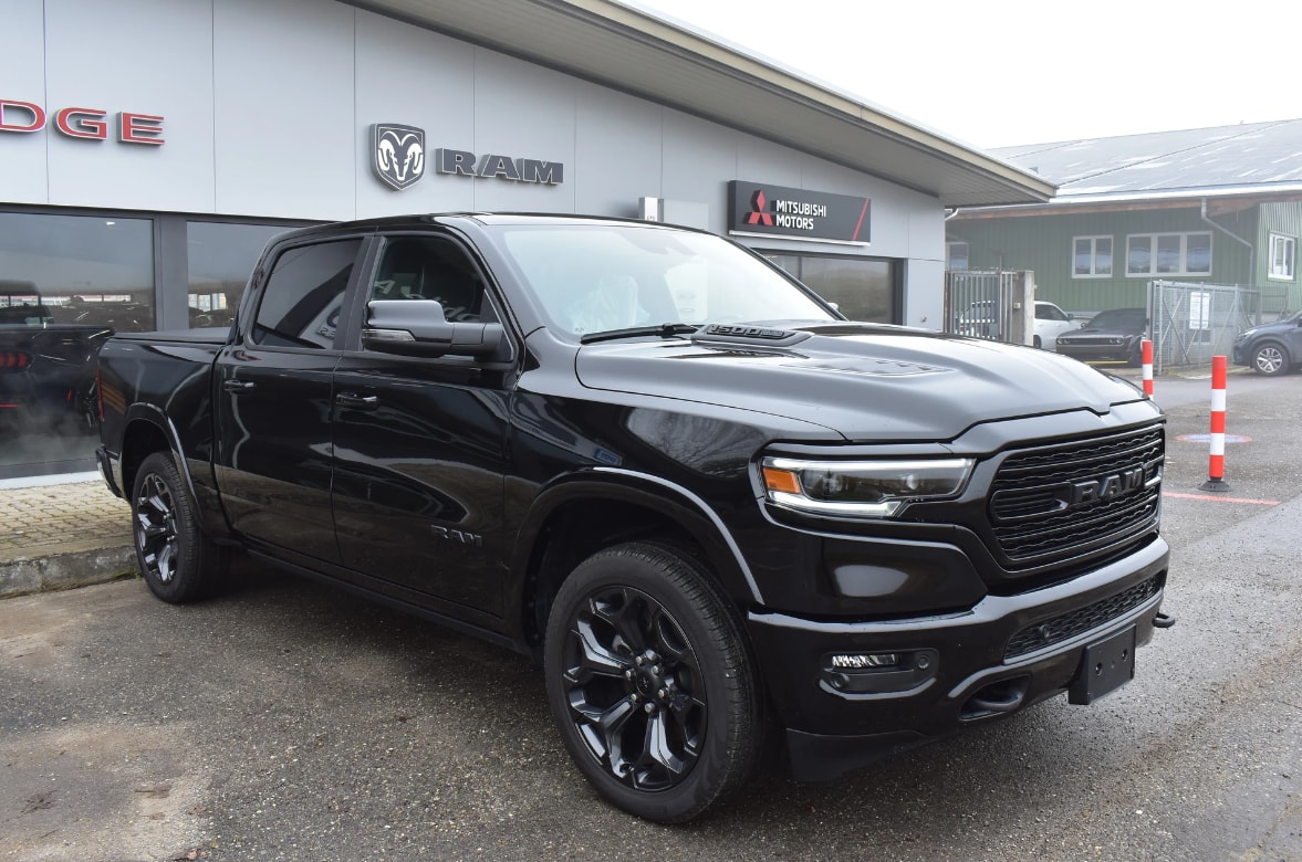 DODGE Ram 1500 Limited Night Crew Cab 4x4