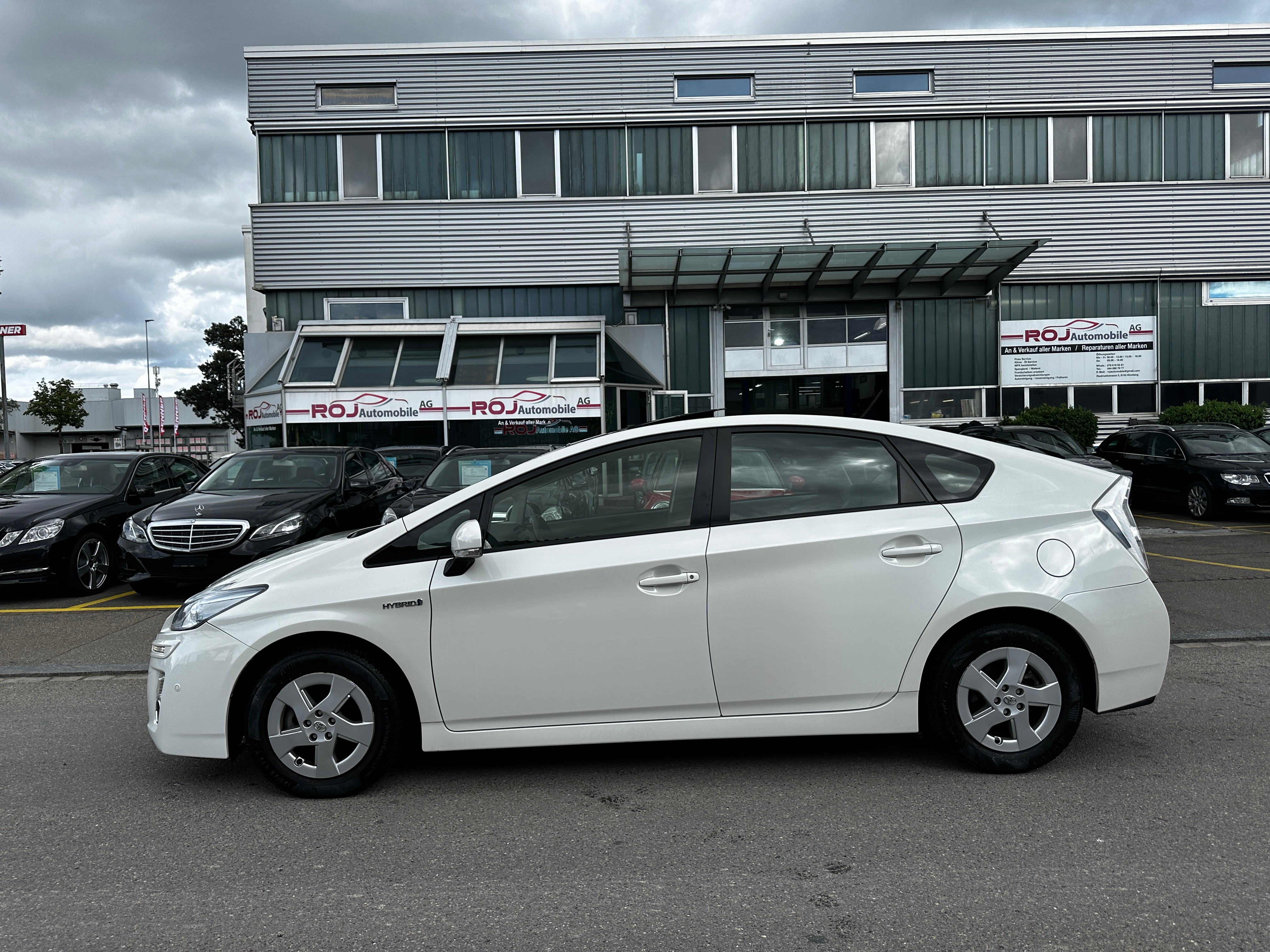 TOYOTA Prius 1.8 16V HSD Sol Premium