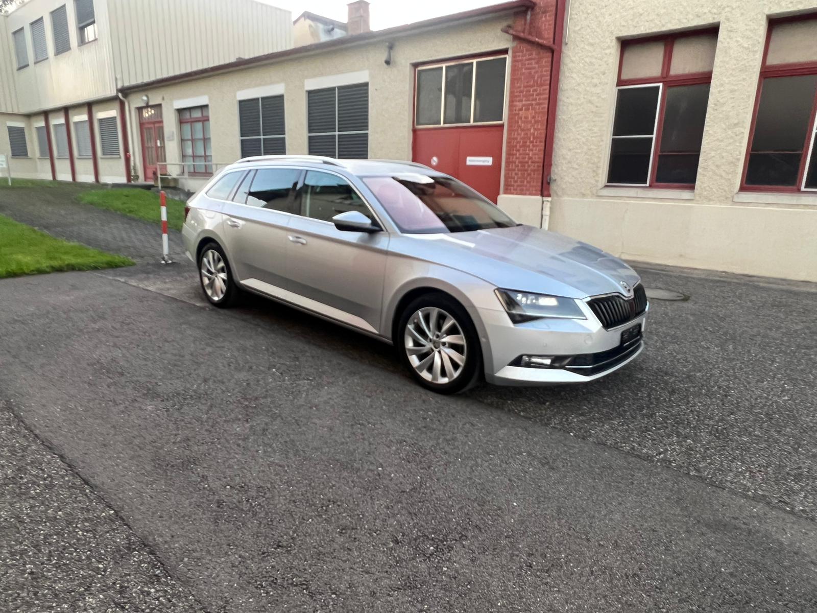 SKODA Superb Combi 2.0 TDi Style 4x4 DSG