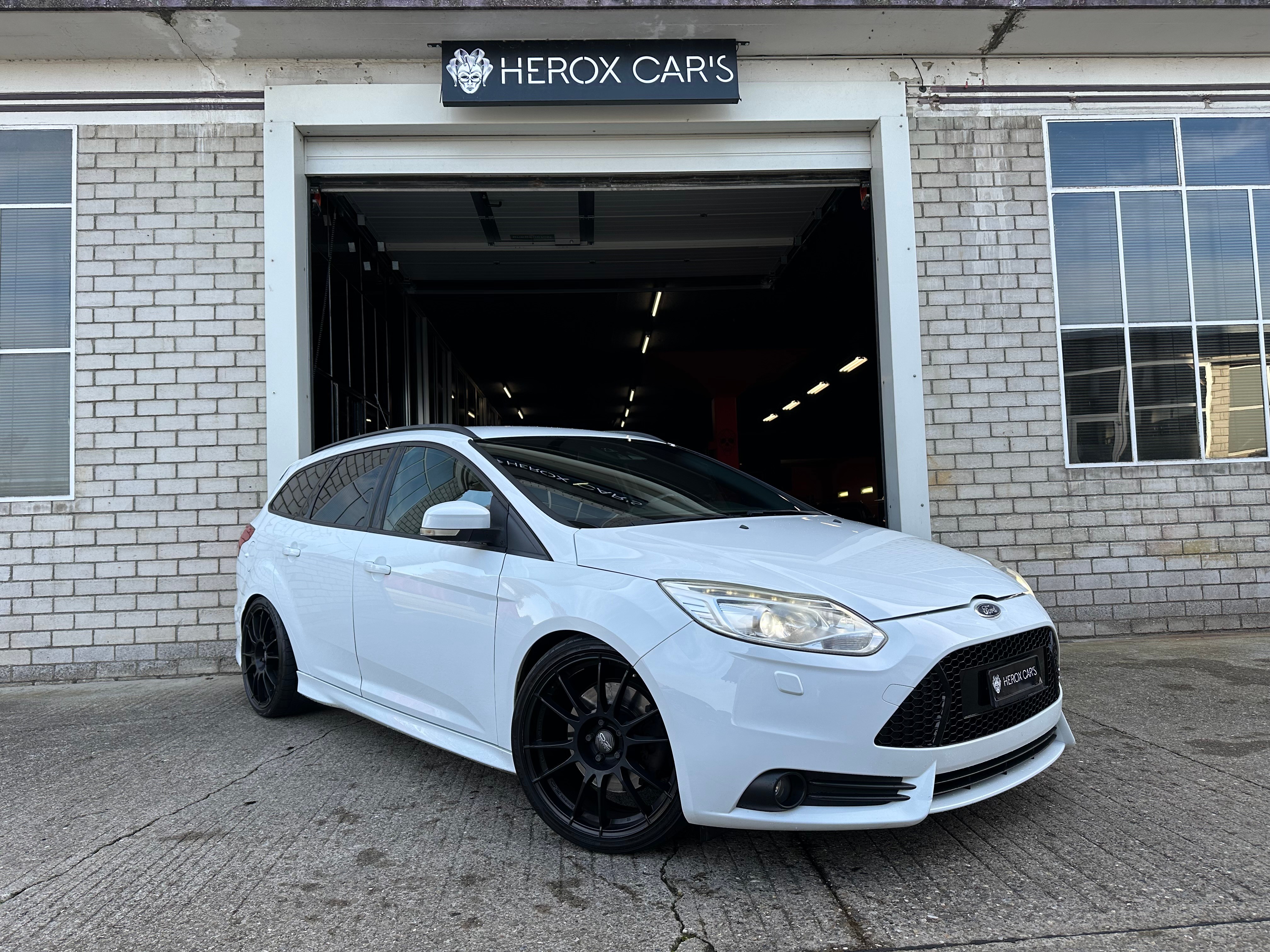 FORD Focus 2.0 SCTi ST-2