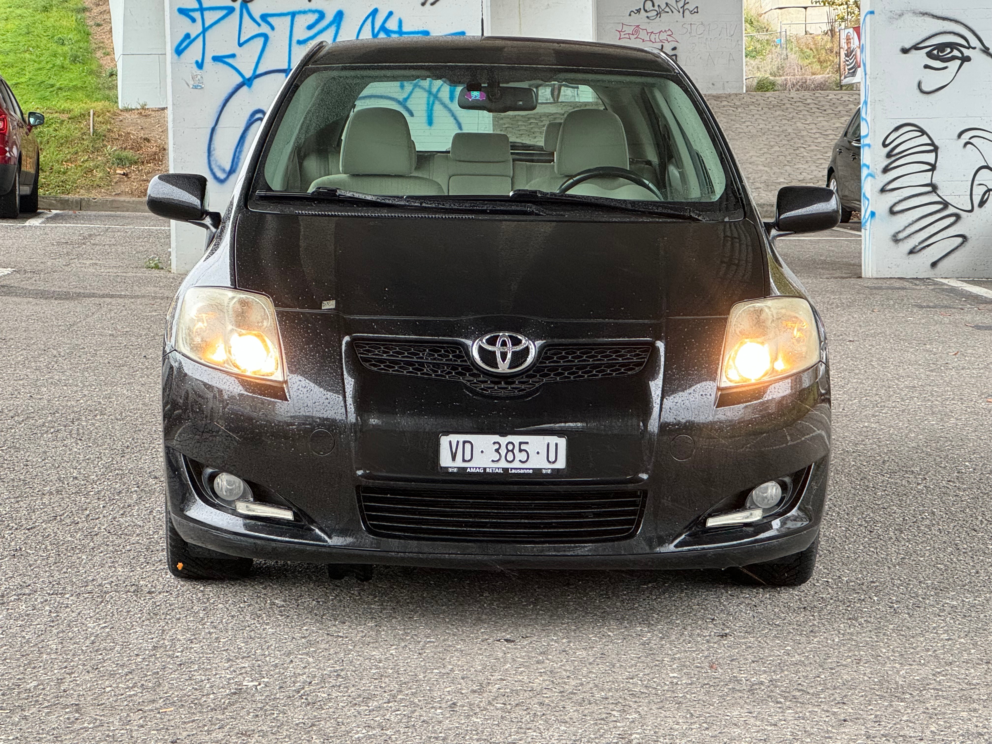 TOYOTA Auris 2.0 D-4D Linea Luna