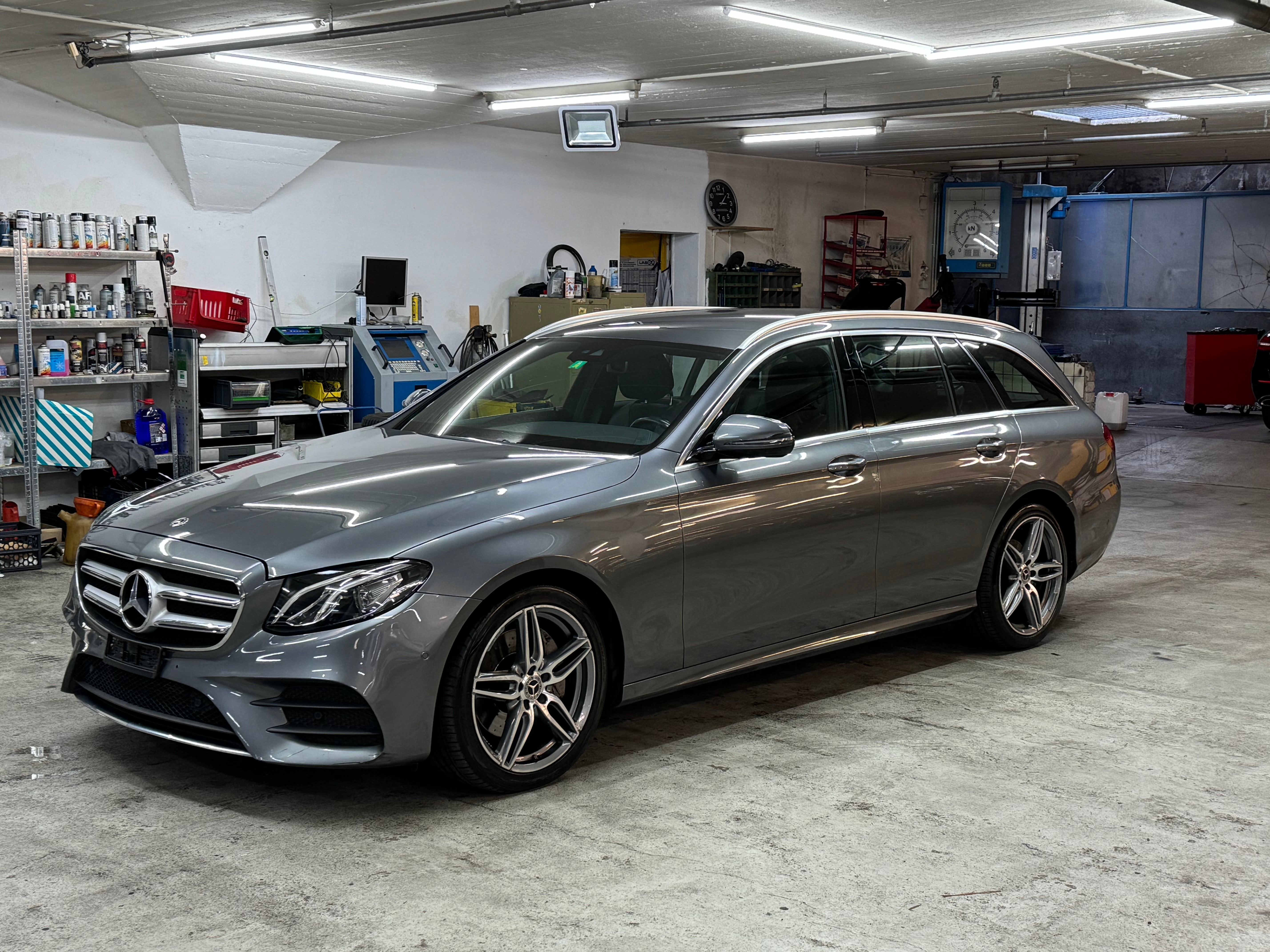 MERCEDES-BENZ E 200 AMG Line 4 Matic 9G-Tronic