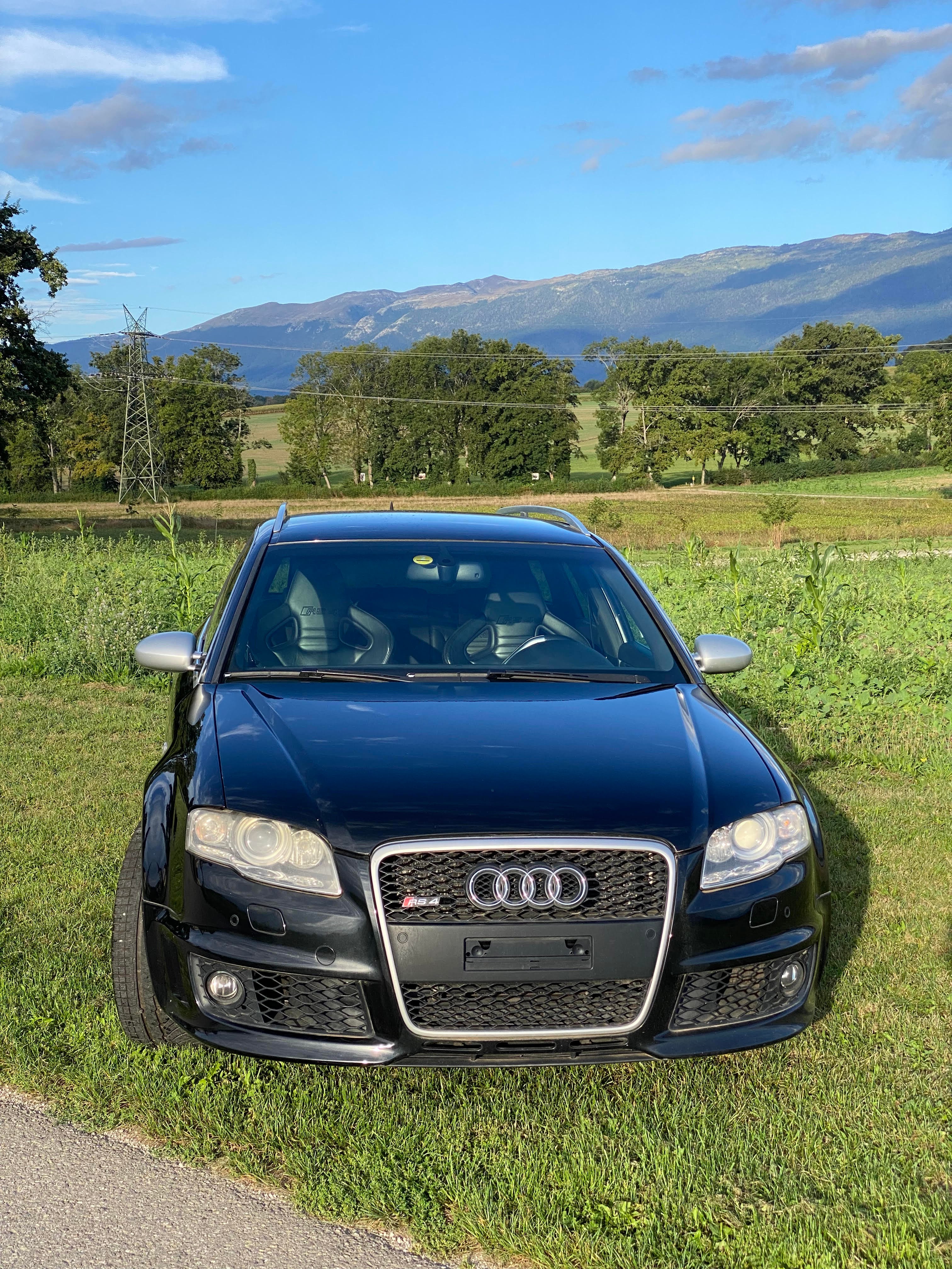 AUDI RS4 Avant 4.2 V8 quattro