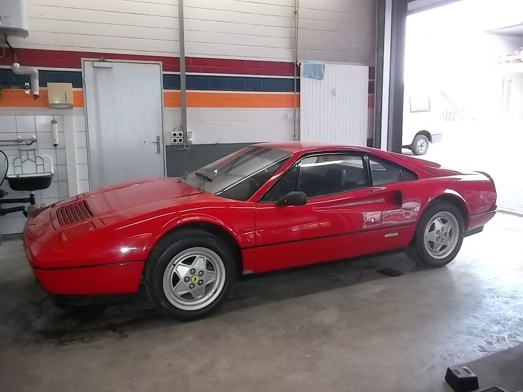 FERRARI 328 GTB