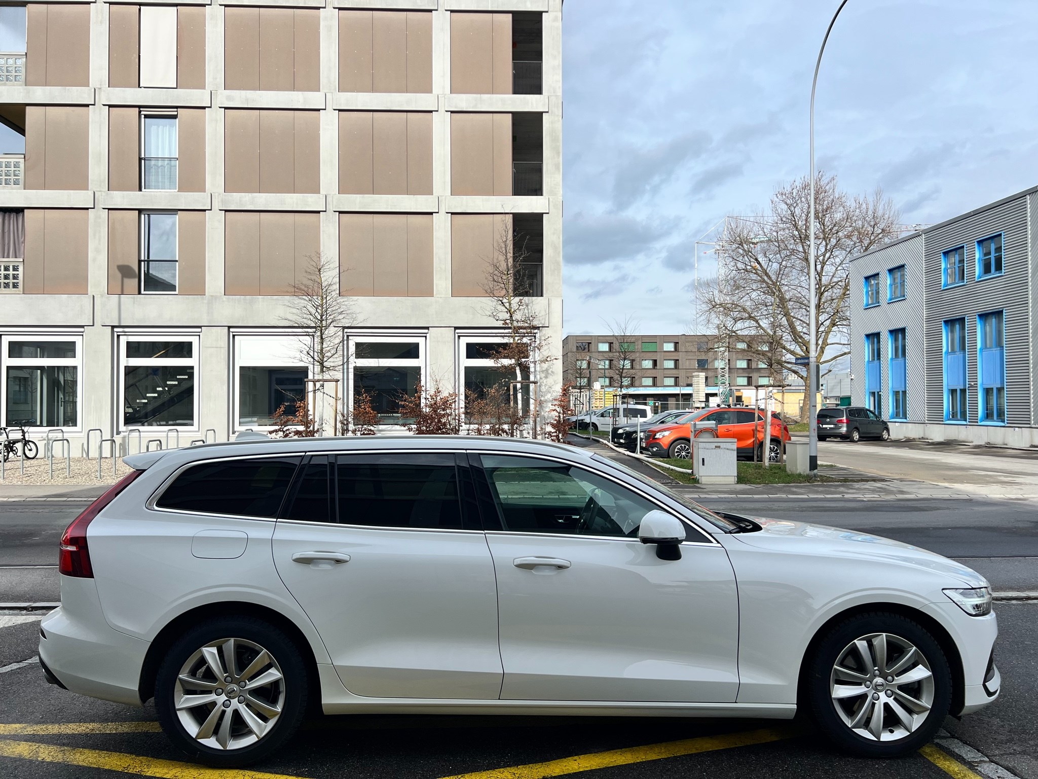 VOLVO V60 B3 Benzin Mild Hybrid Core DCT