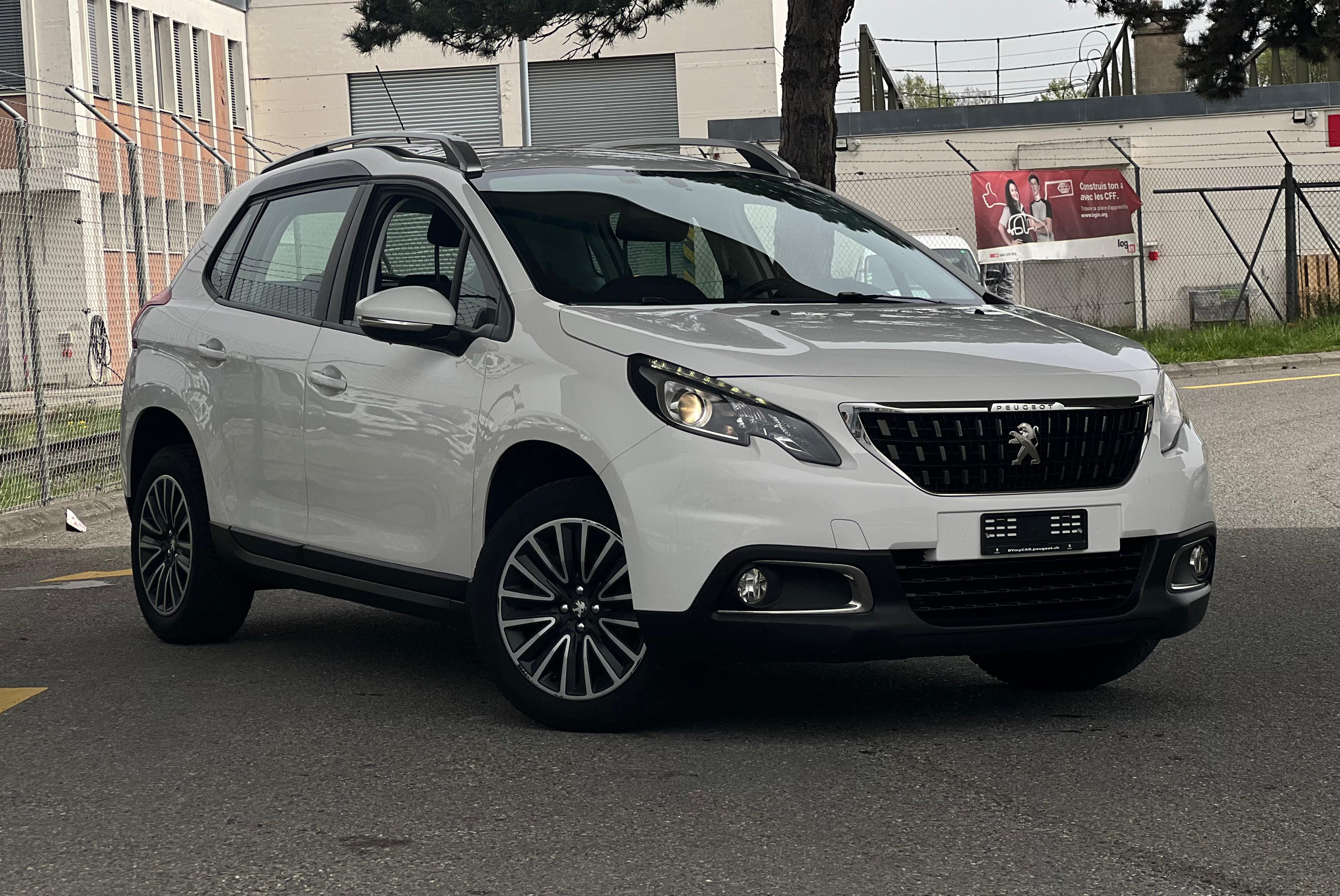 PEUGEOT 2008 1.2 PureTech Active EAT6