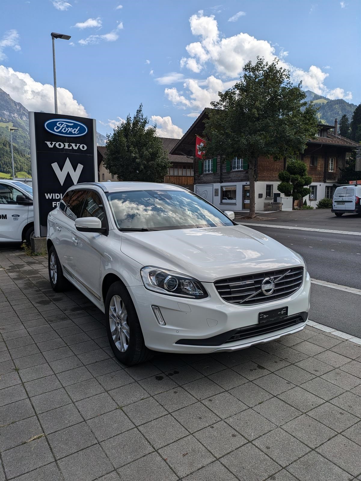 VOLVO XC60 2.4 D4 Summum AWD