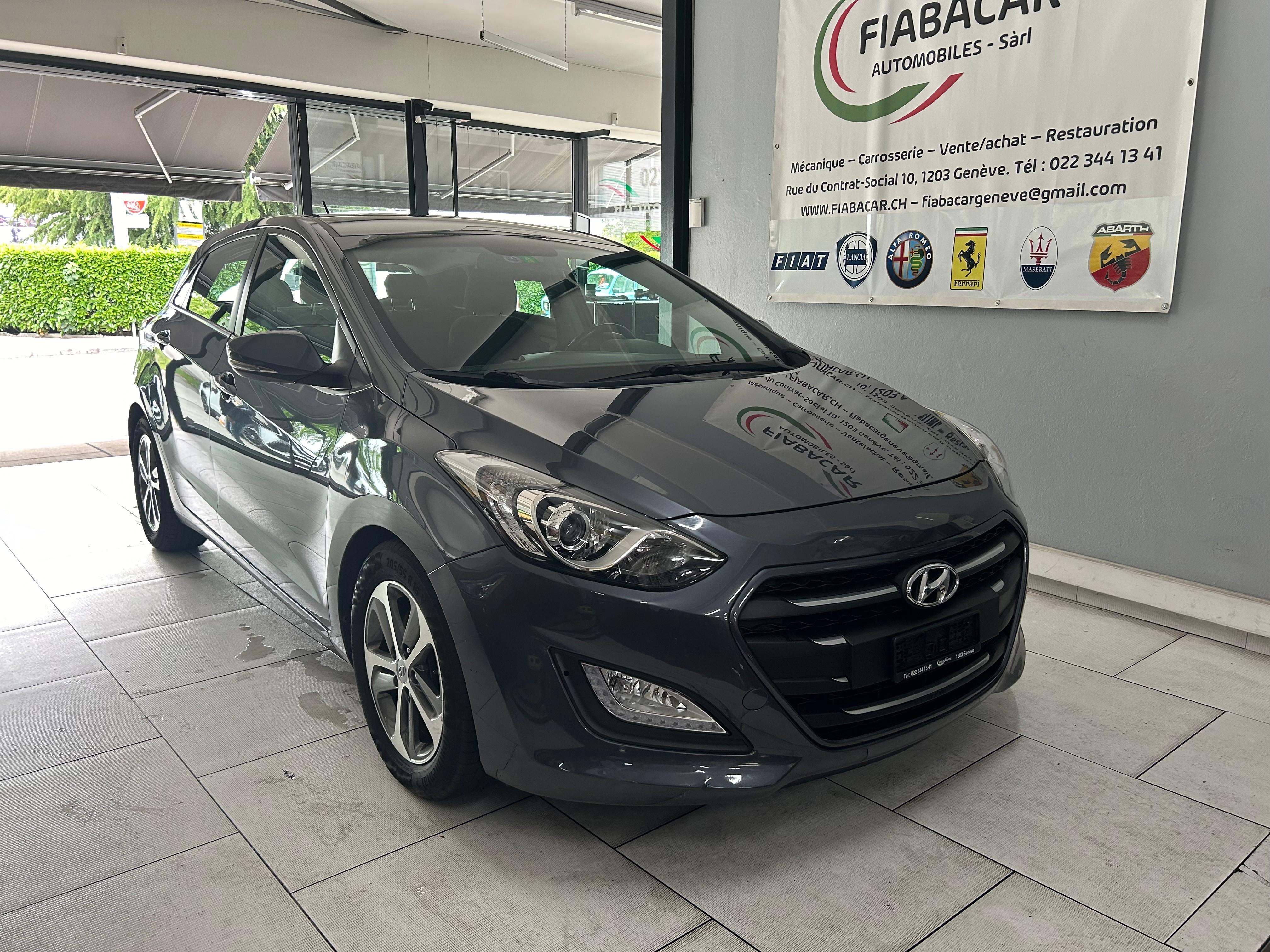 HYUNDAI i30 1.6 GDI Amplia Automatic DCT