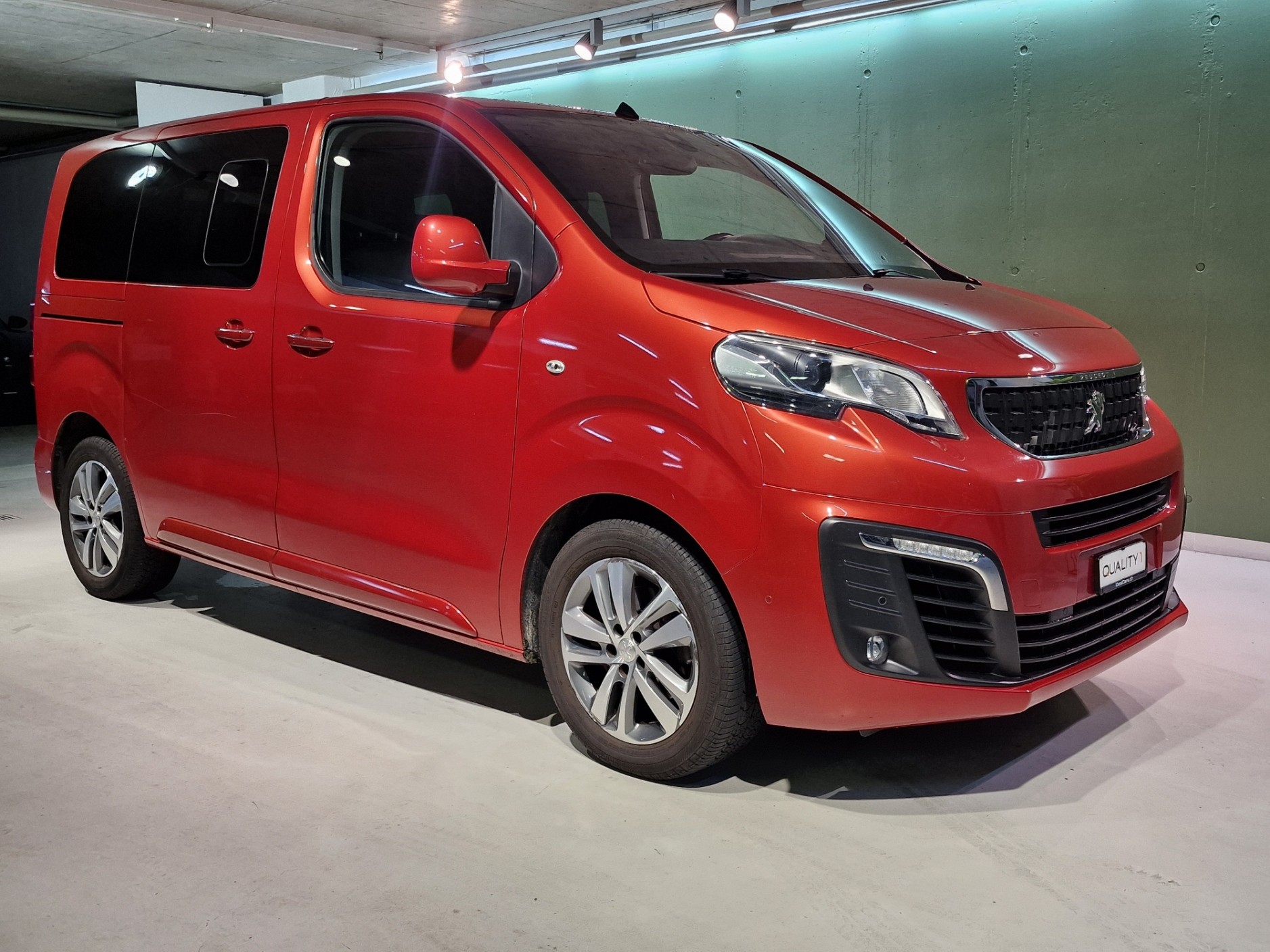 PEUGEOT Traveller 2.0 BlueHDi Allure Compact EAT