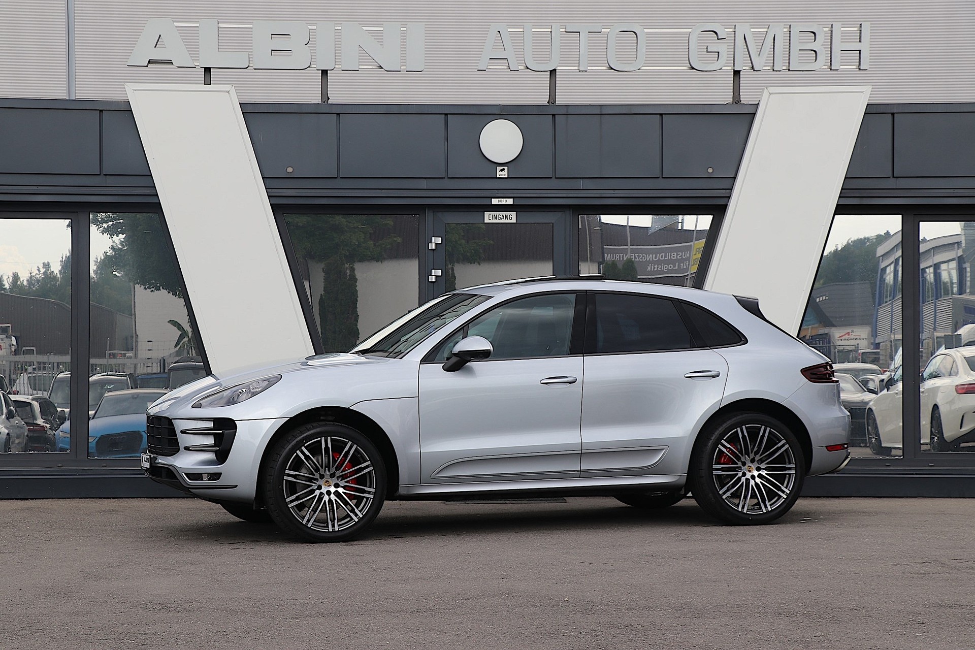 PORSCHE Macan Turbo PDK SWISS Package