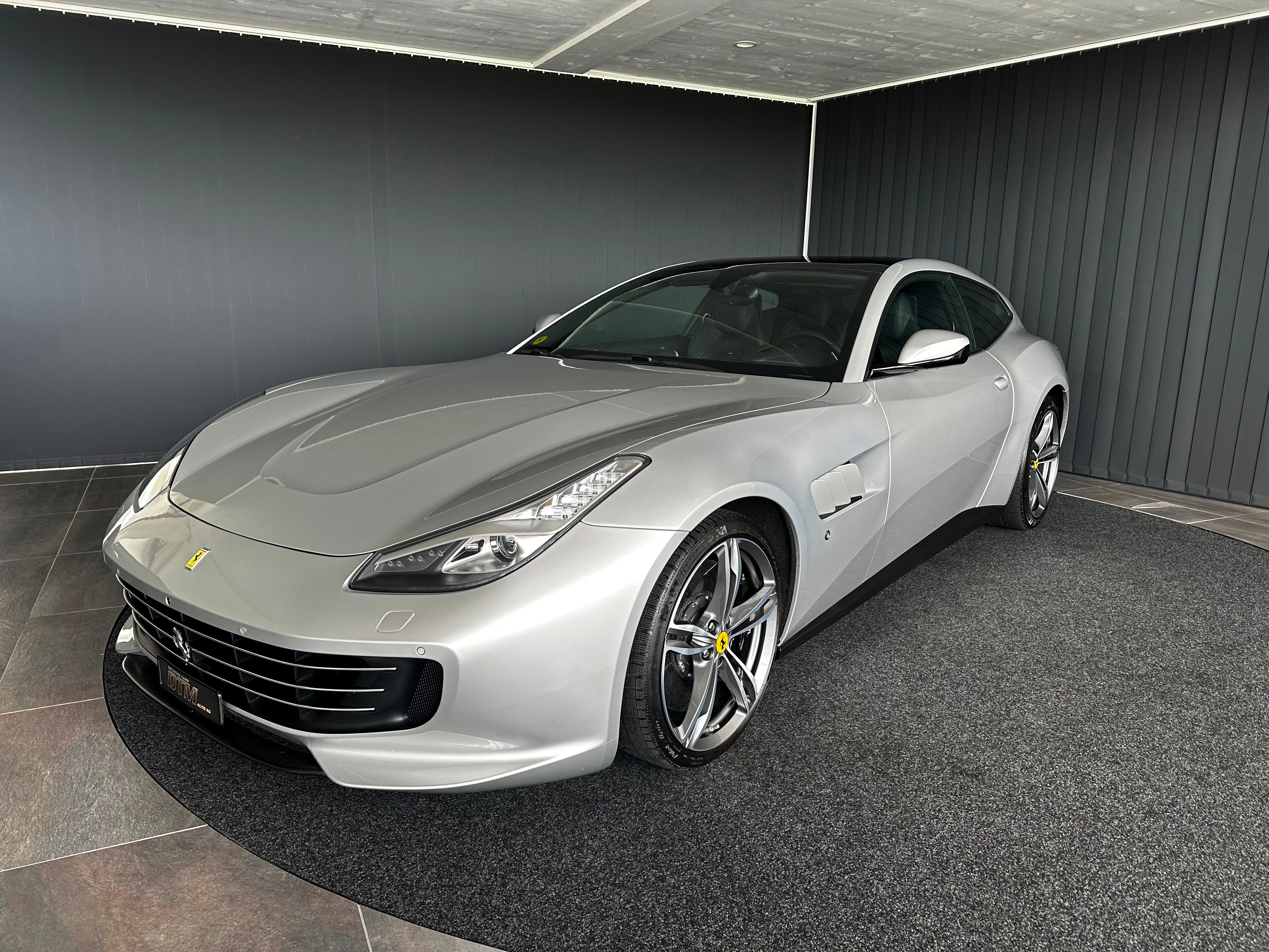 FERRARI GTC 4 Lusso