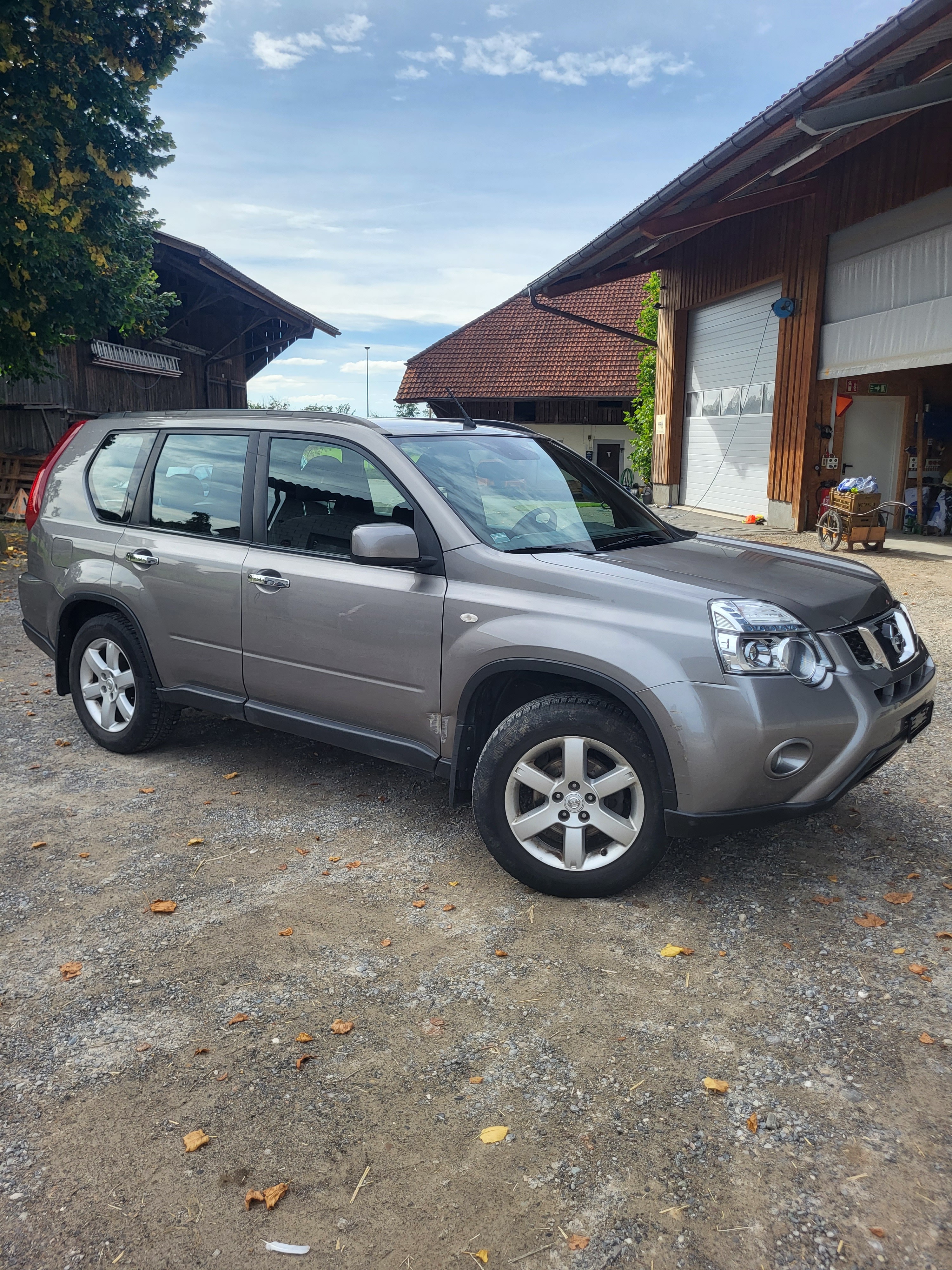 NISSAN X-TRAIL