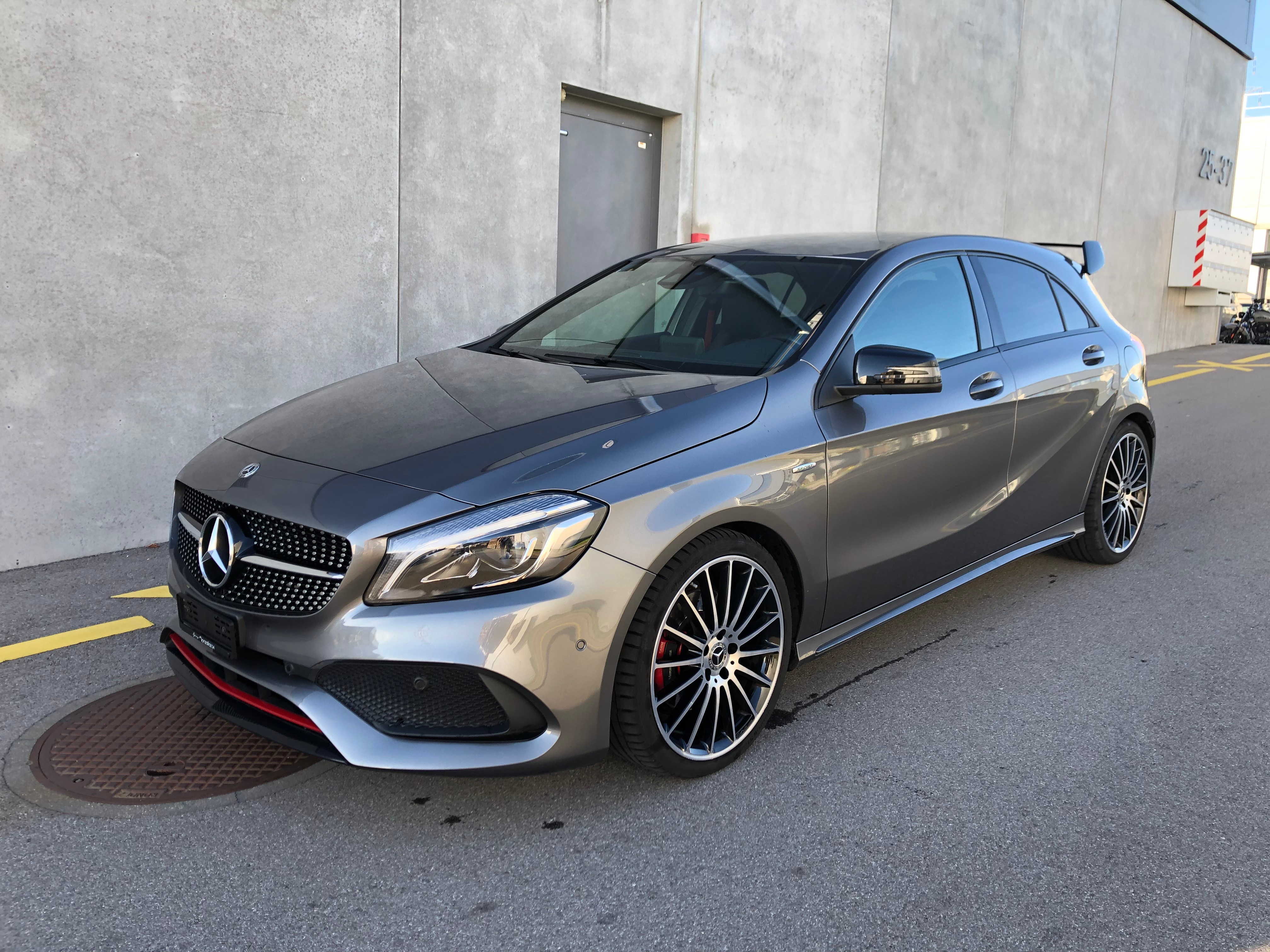 MERCEDES-BENZ A 250 Sport AMG Line 4Matic 7G-DCT (15)