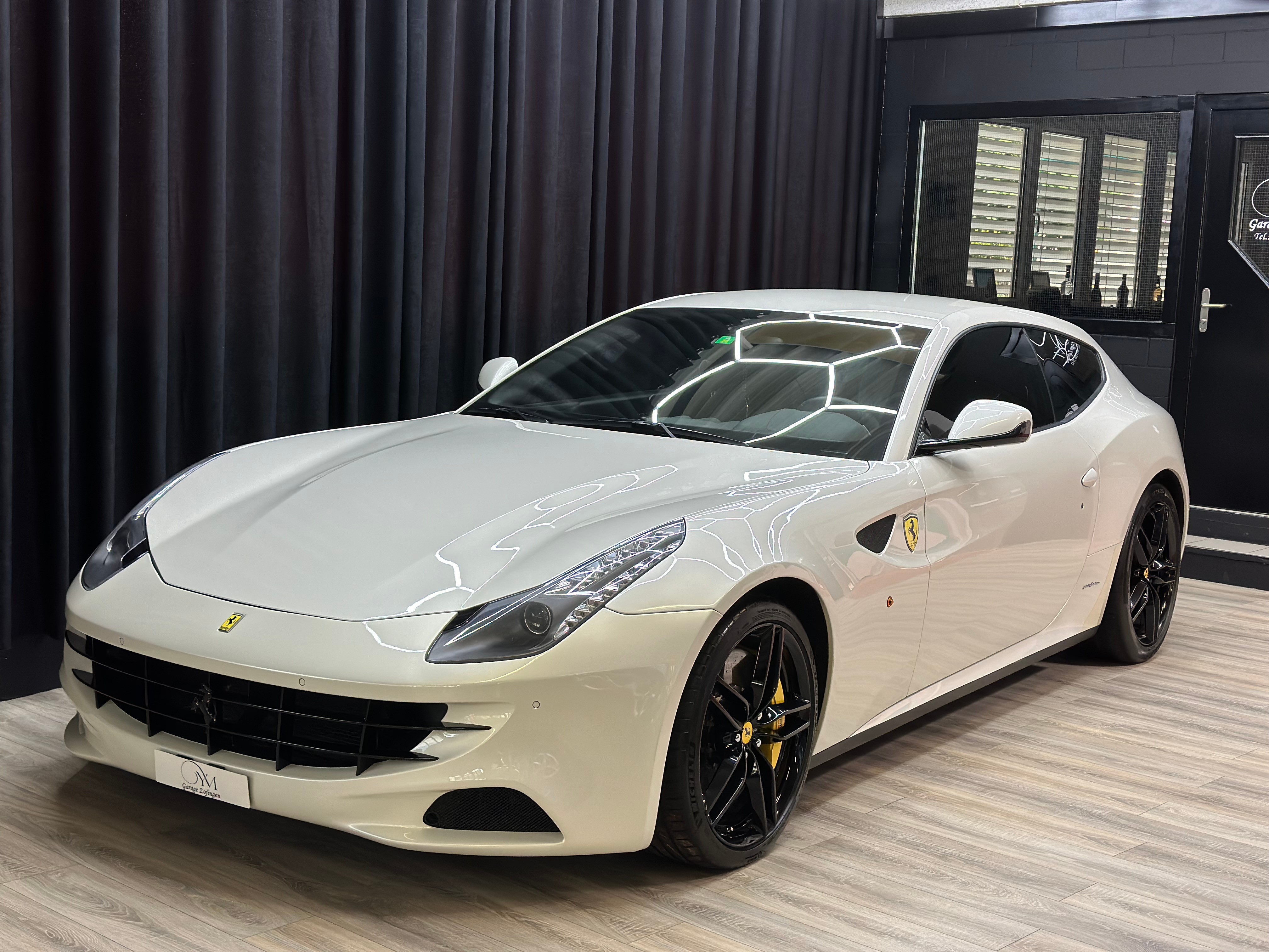 FERRARI FF