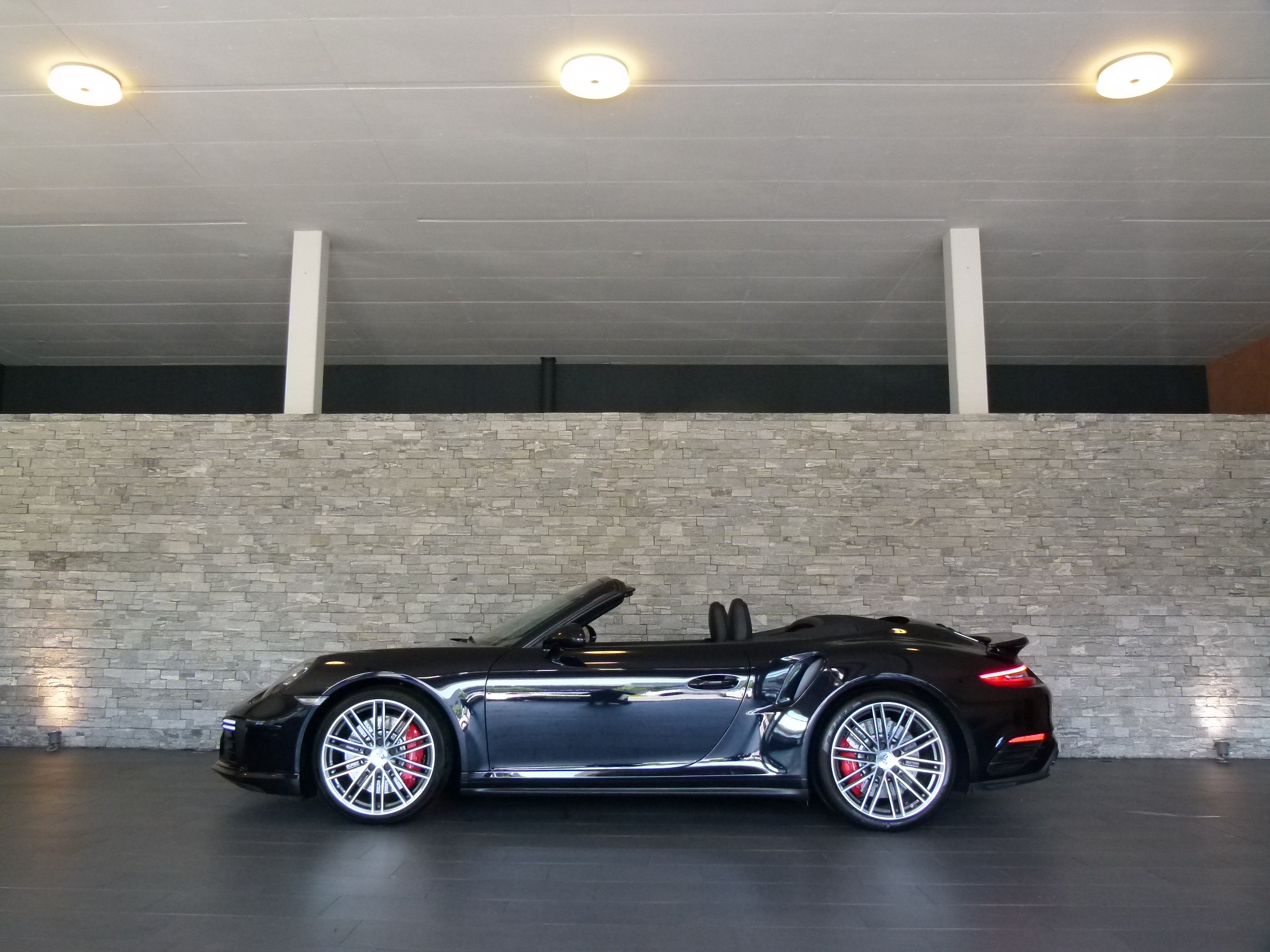 PORSCHE 911 Turbo Cabrio PDK 540PS 