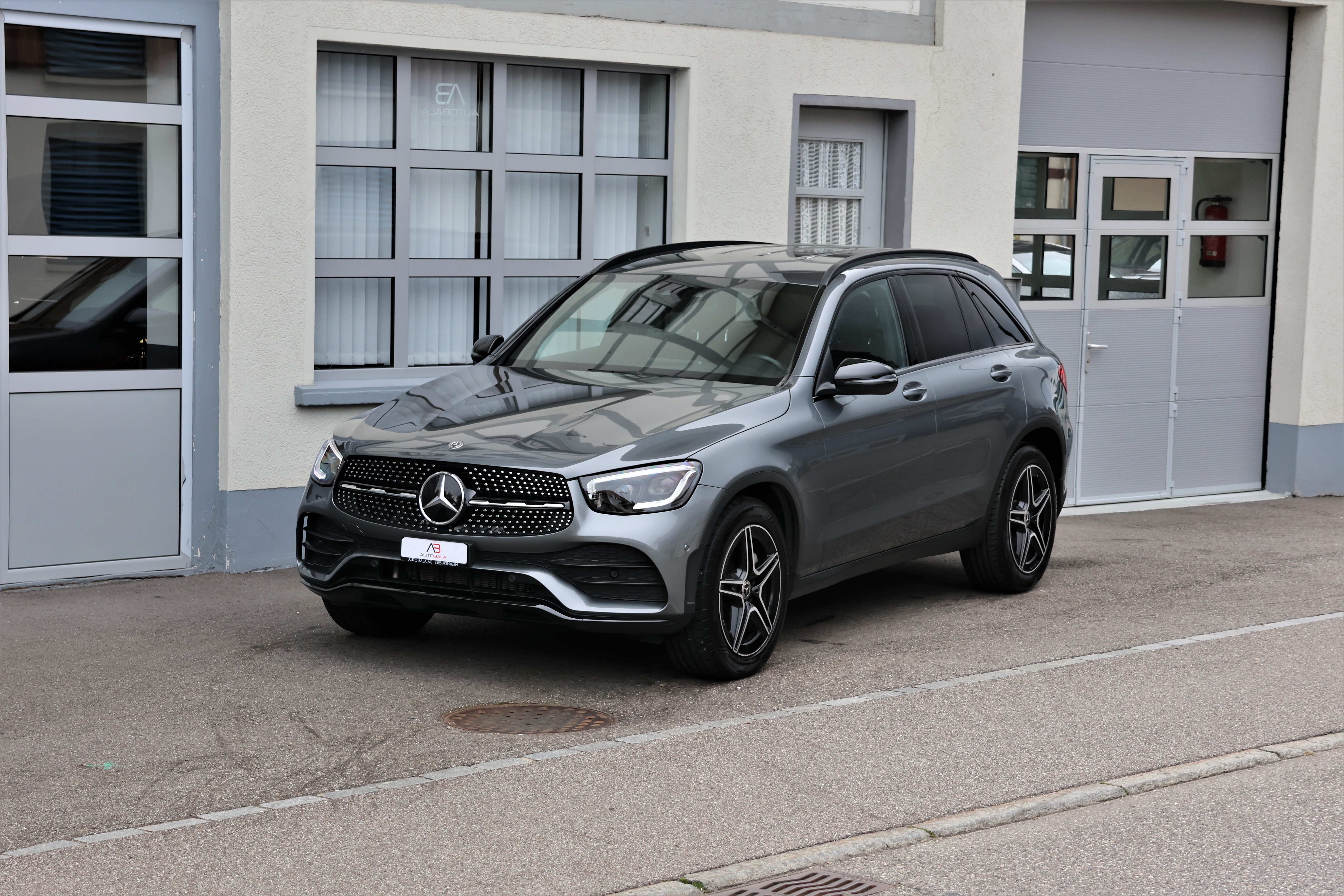 MERCEDES-BENZ GLC 200 AMG Line 4Matic 9G-Tronic + AHK 2.0T