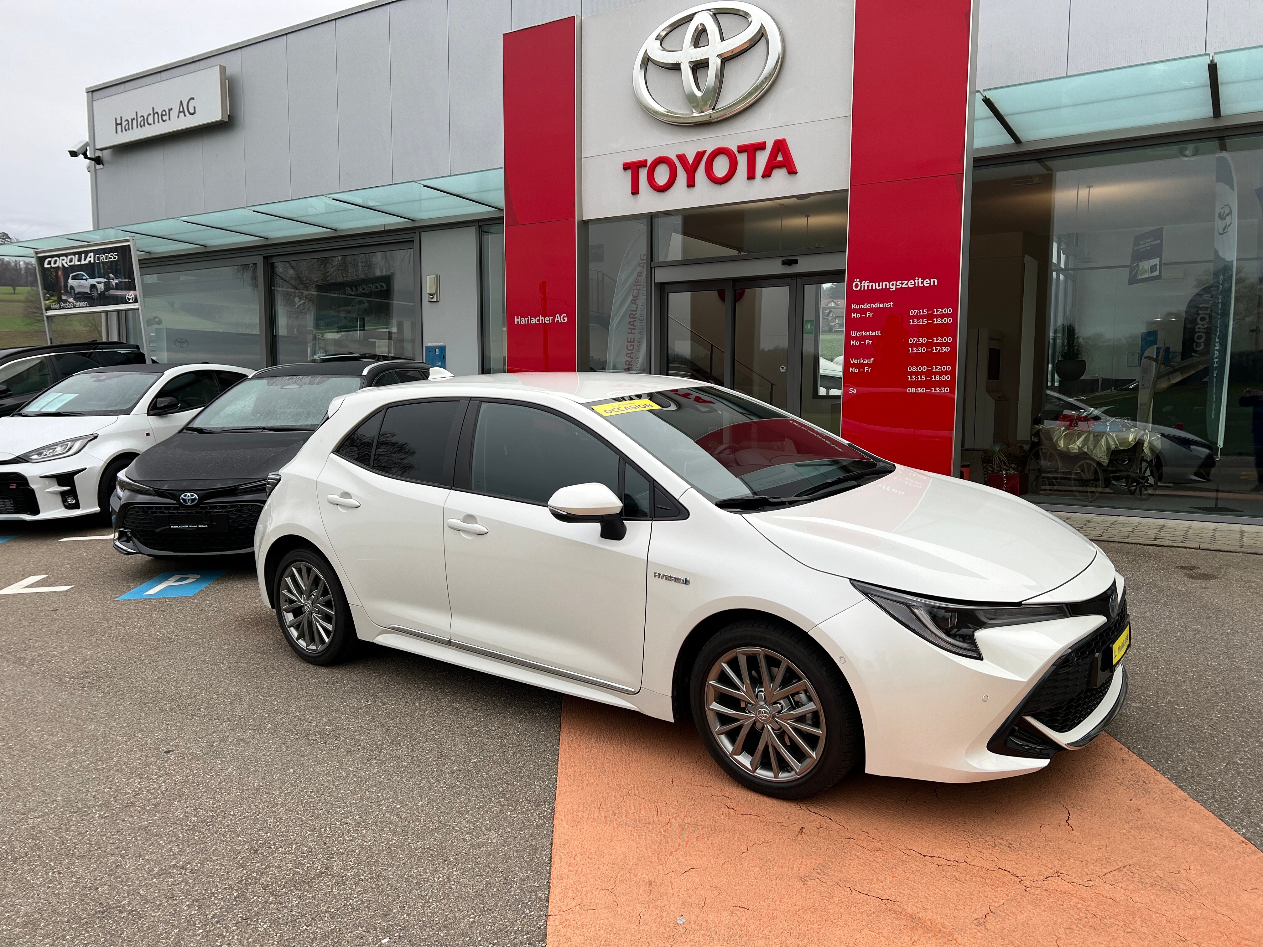 TOYOTA Corolla 1.8 HSD Trend e-CVT