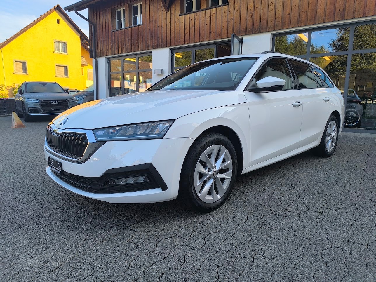 SKODA Octavia Combi 2.0 TSI Ambition DSG 4x4