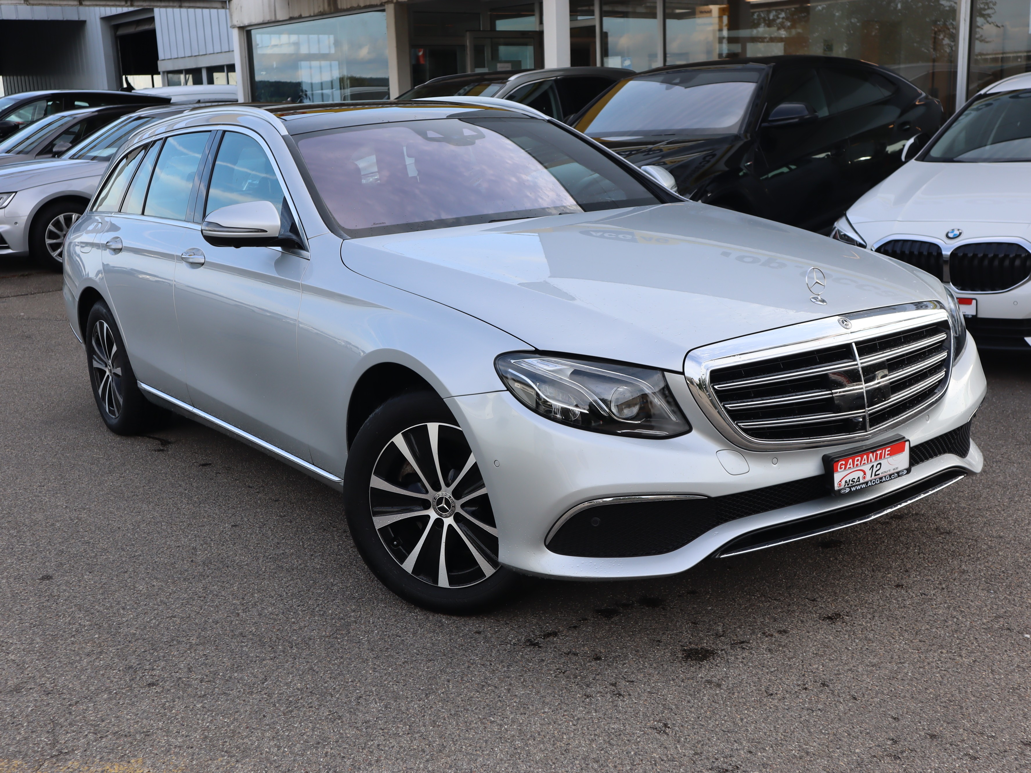 MERCEDES-BENZ E 220 d Exclusive 4Matic 9G-Tronic ** 194 PS ** Voll-Leder Ausstattung ** G-Navi ** RF-Kamera 360° ** Pan-Glas **