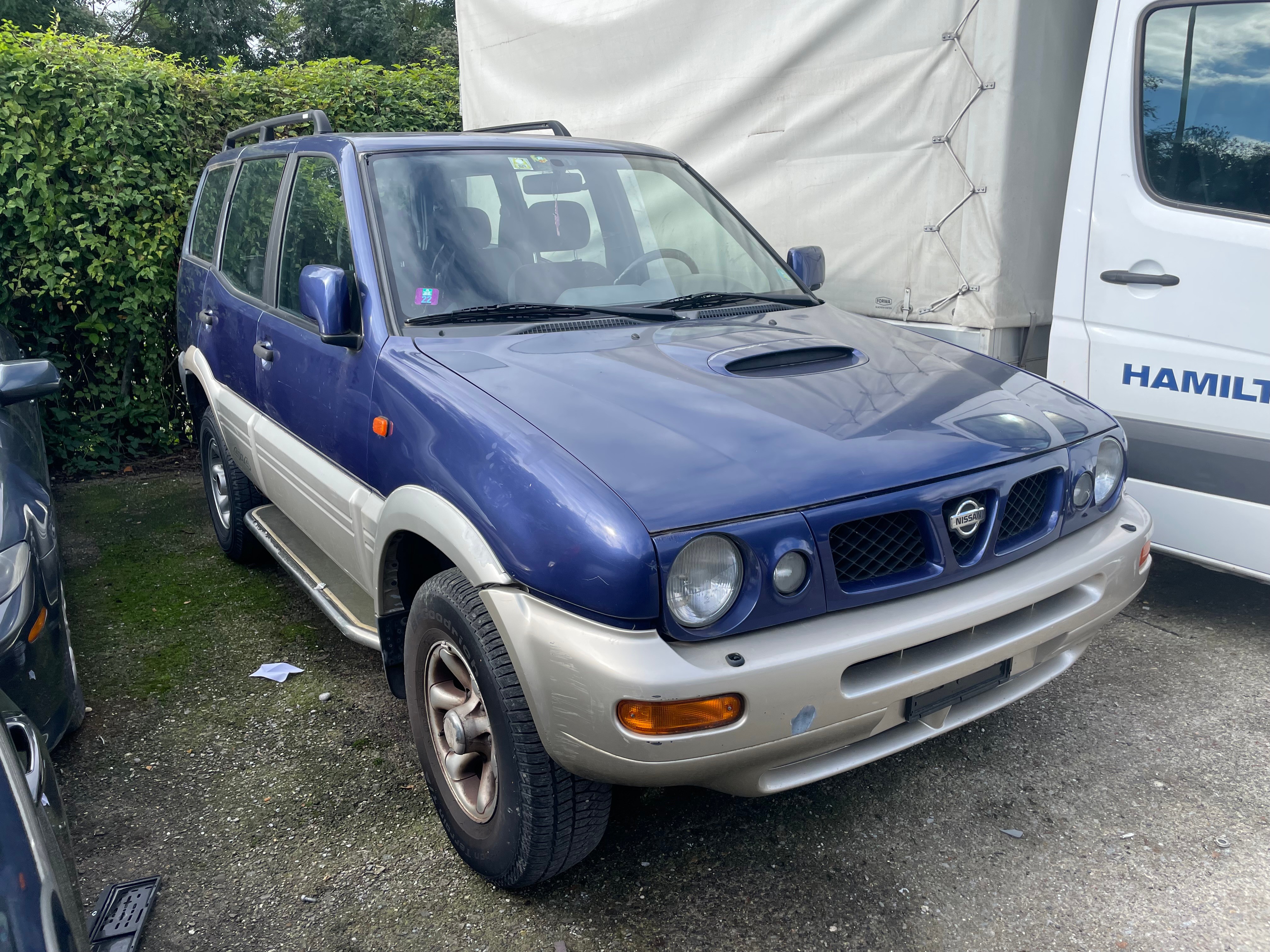 NISSAN Terrano 2.4 Luxury Wagon