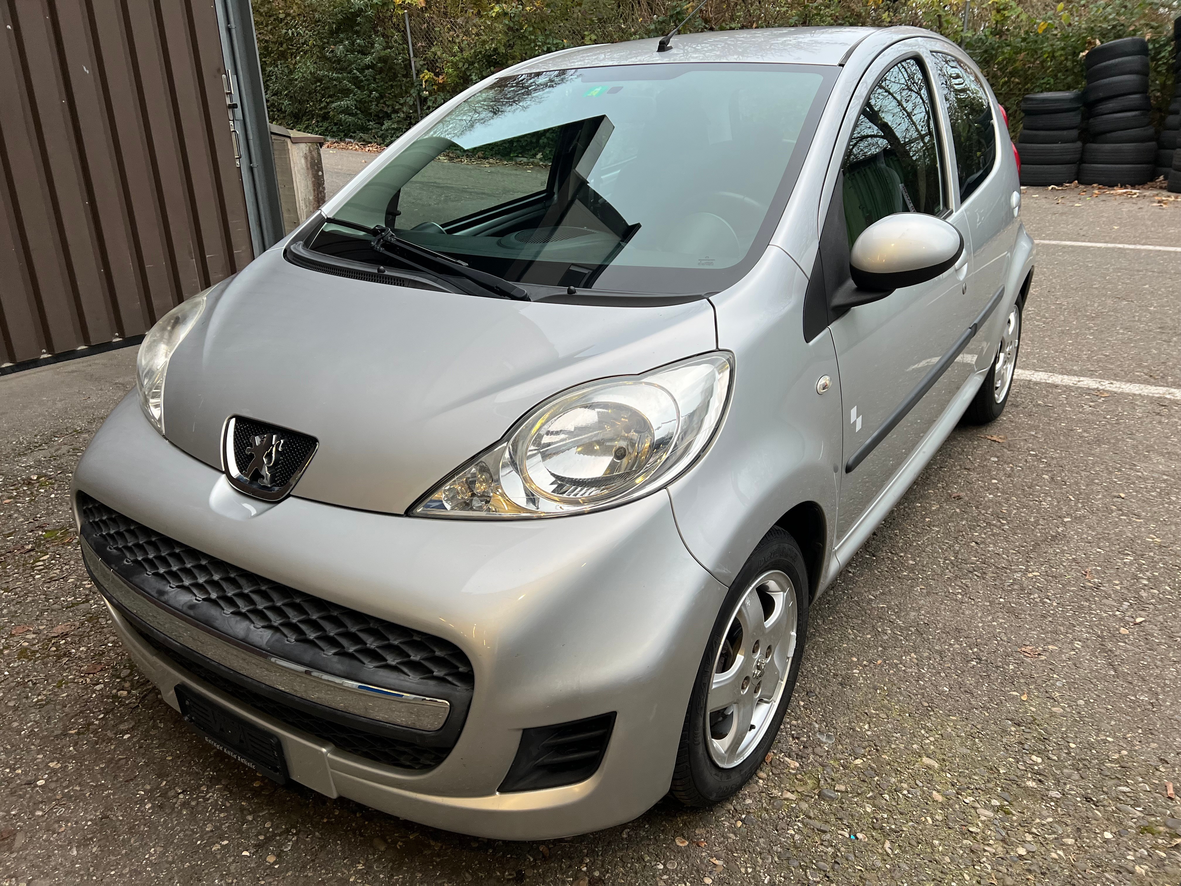 PEUGEOT 107 1.0 Black&Silver