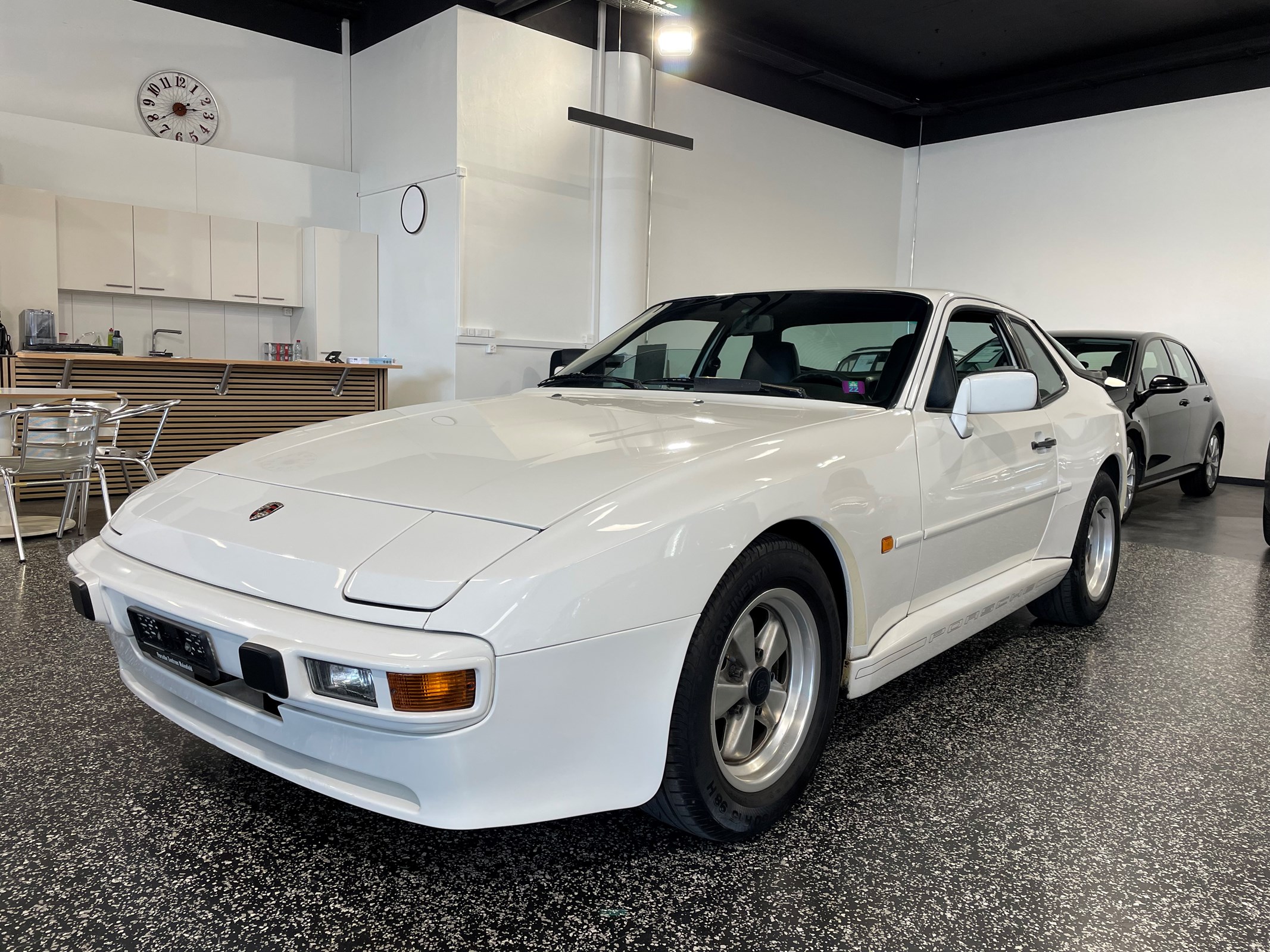 PORSCHE 944