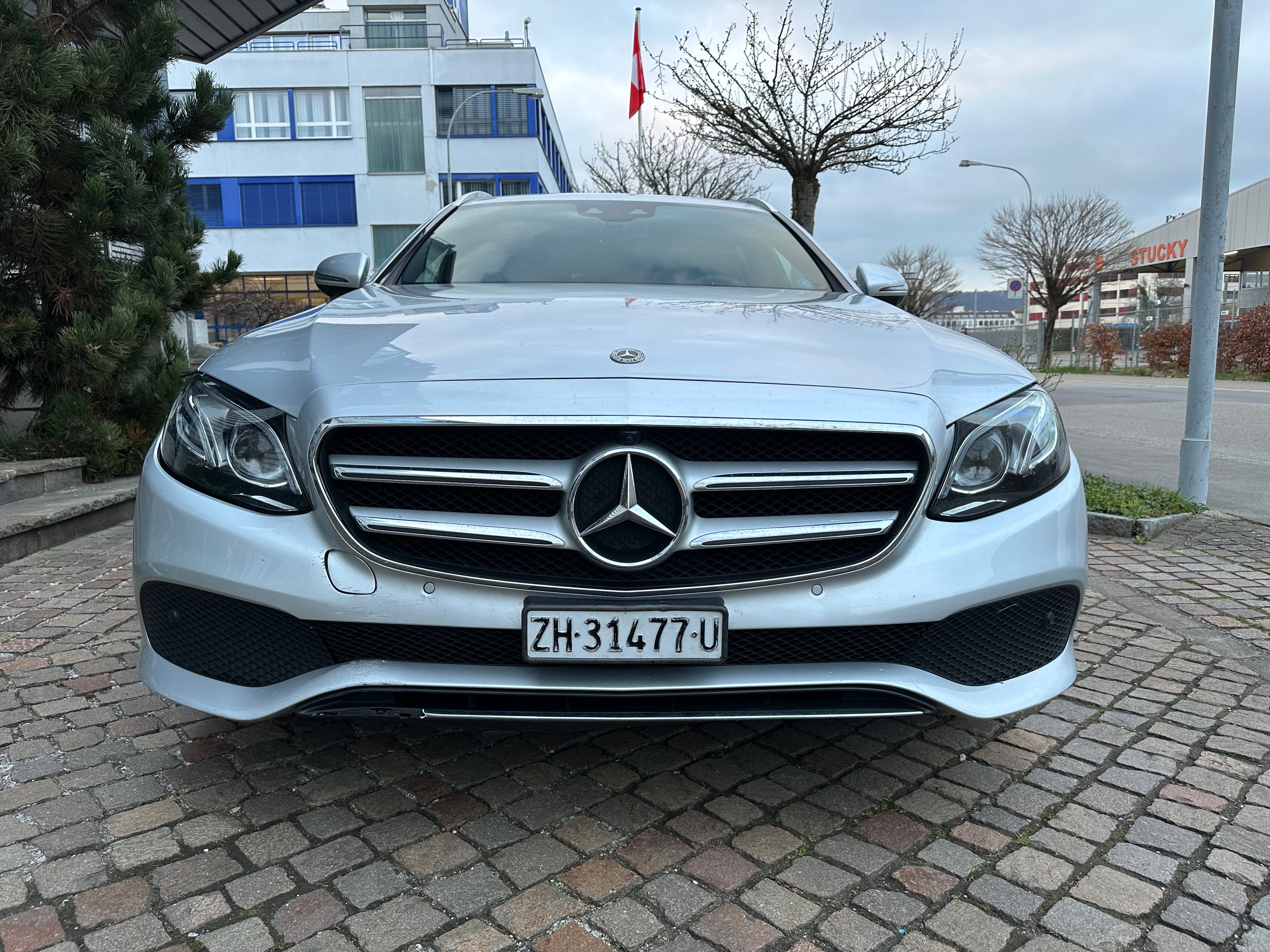 MERCEDES-BENZ E 200 Avantgarde 4 Matic 9G-Tronic