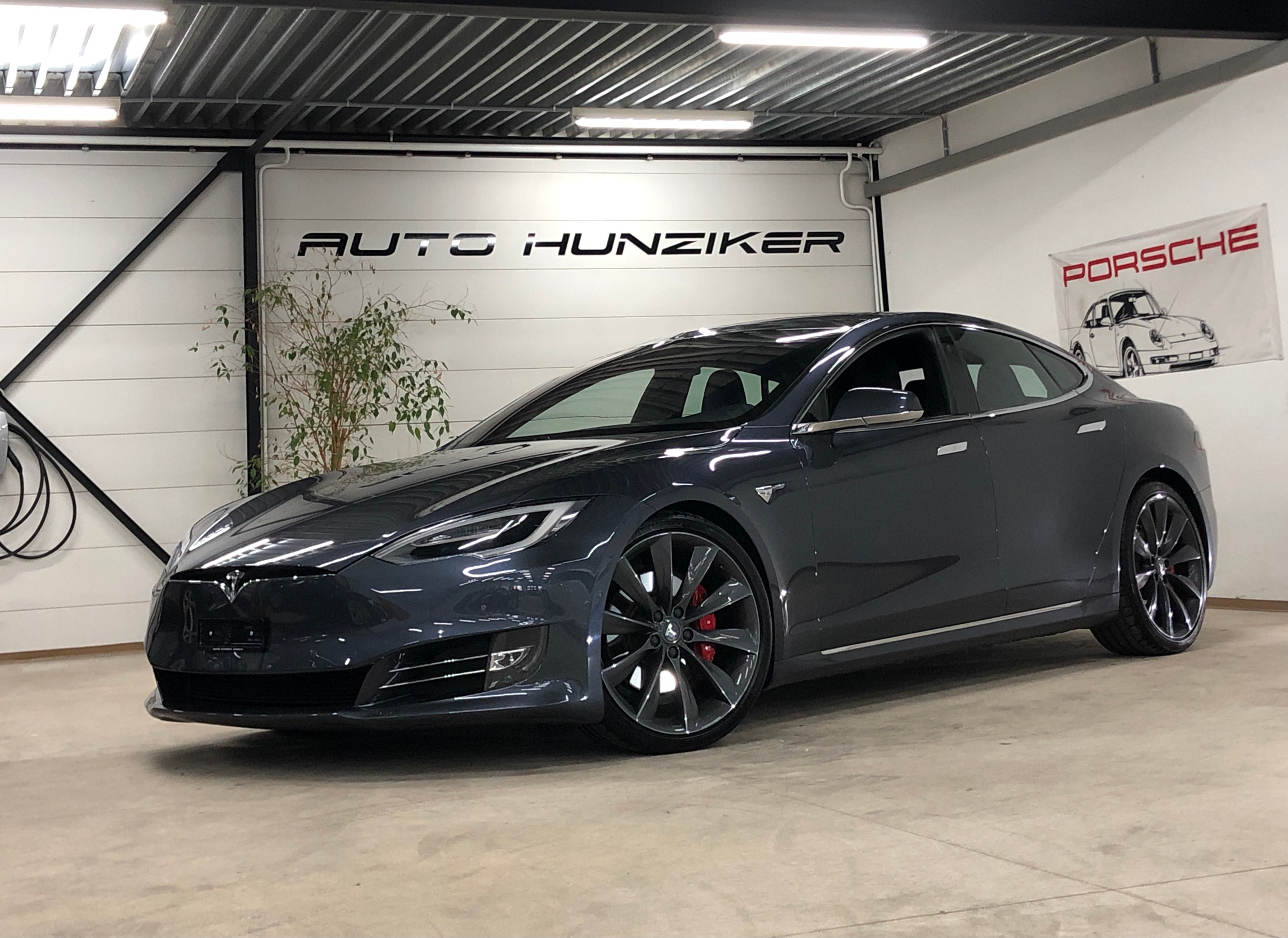 TESLA Model S Raven Performance Ludicrous / Autopilot 3.0