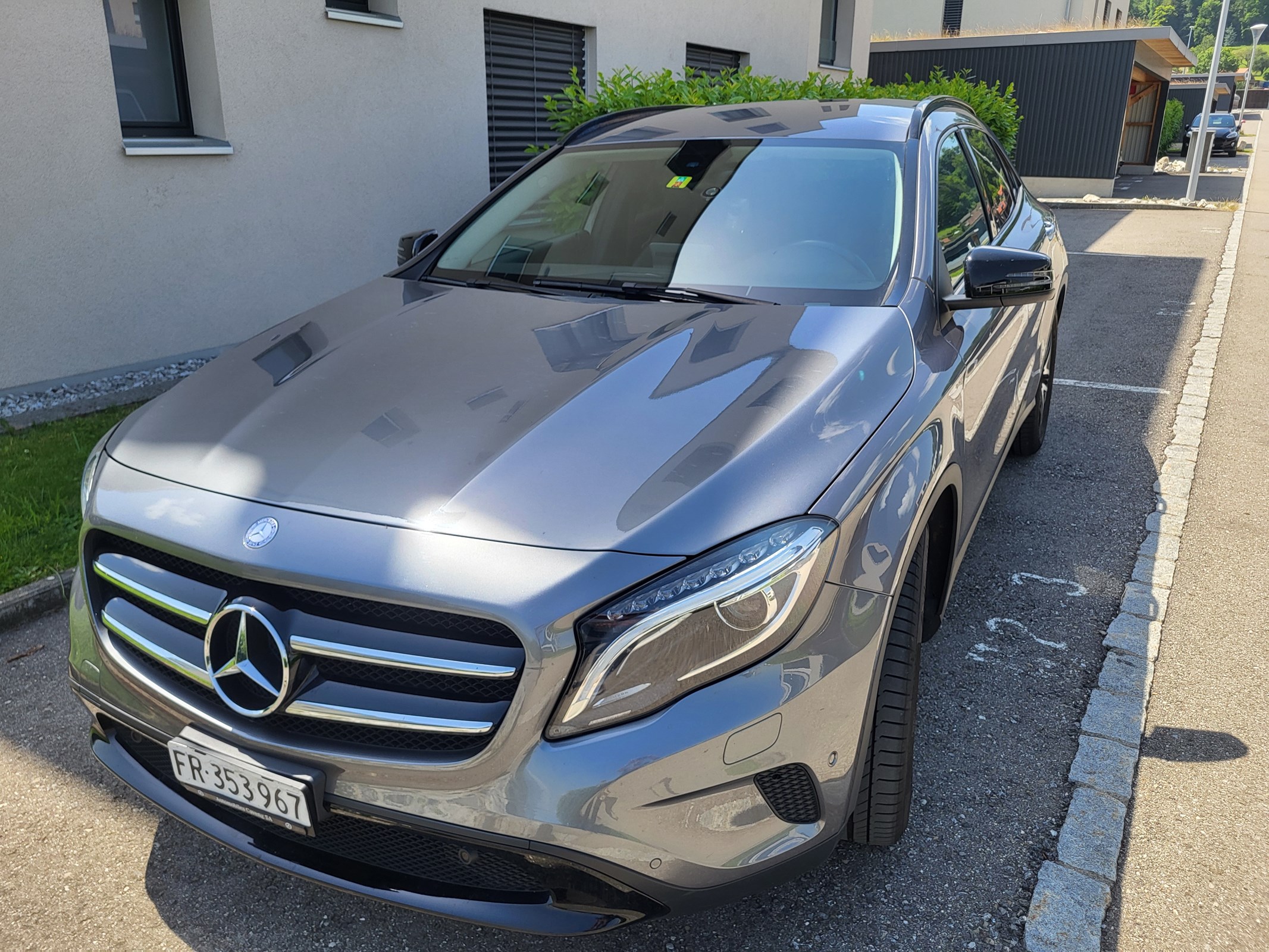 MERCEDES-BENZ GLA 200