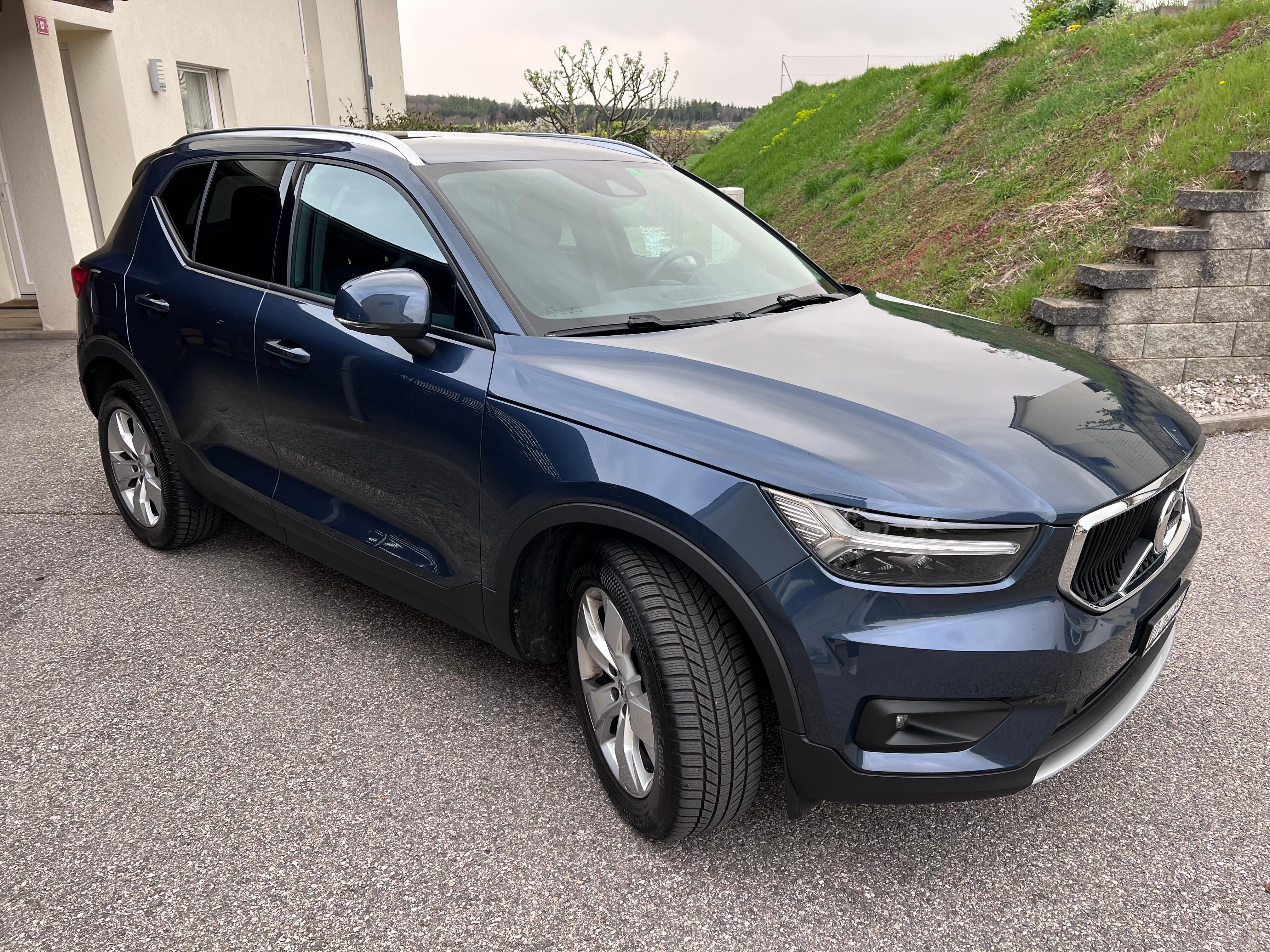 VOLVO XC40 B4 Essence Mild Hybrid AWD Momentum Geartronic