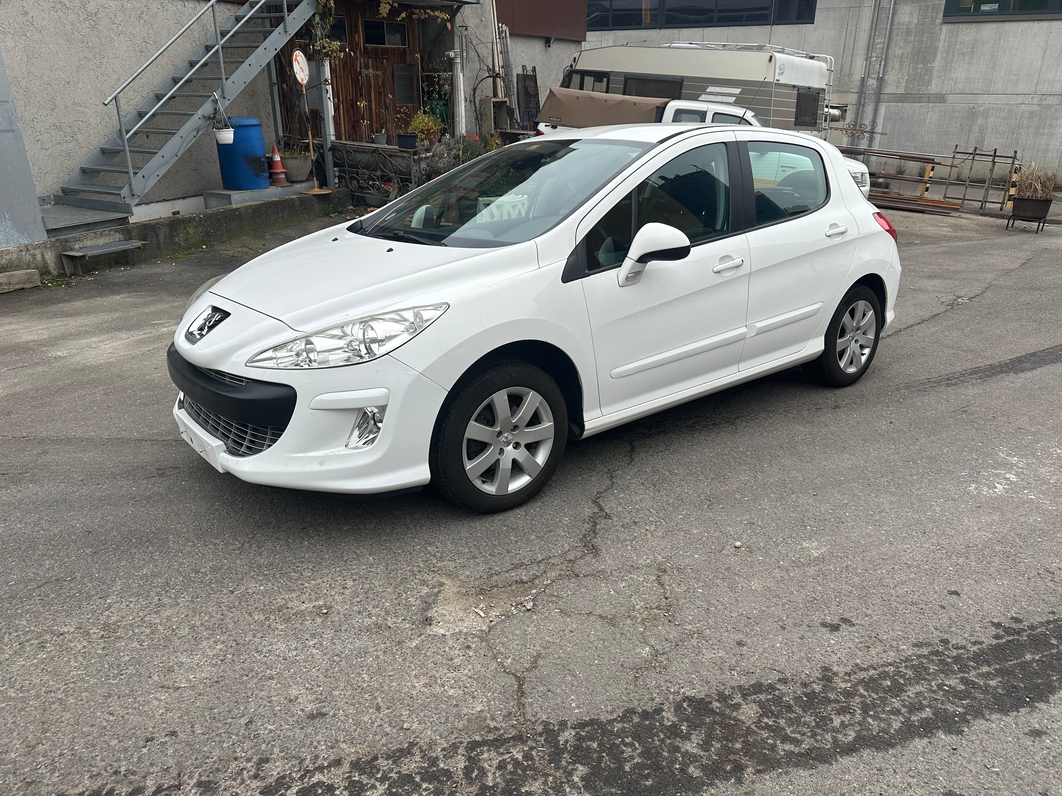 PEUGEOT 308 1.6 16V VTI Lion Edition Automatic