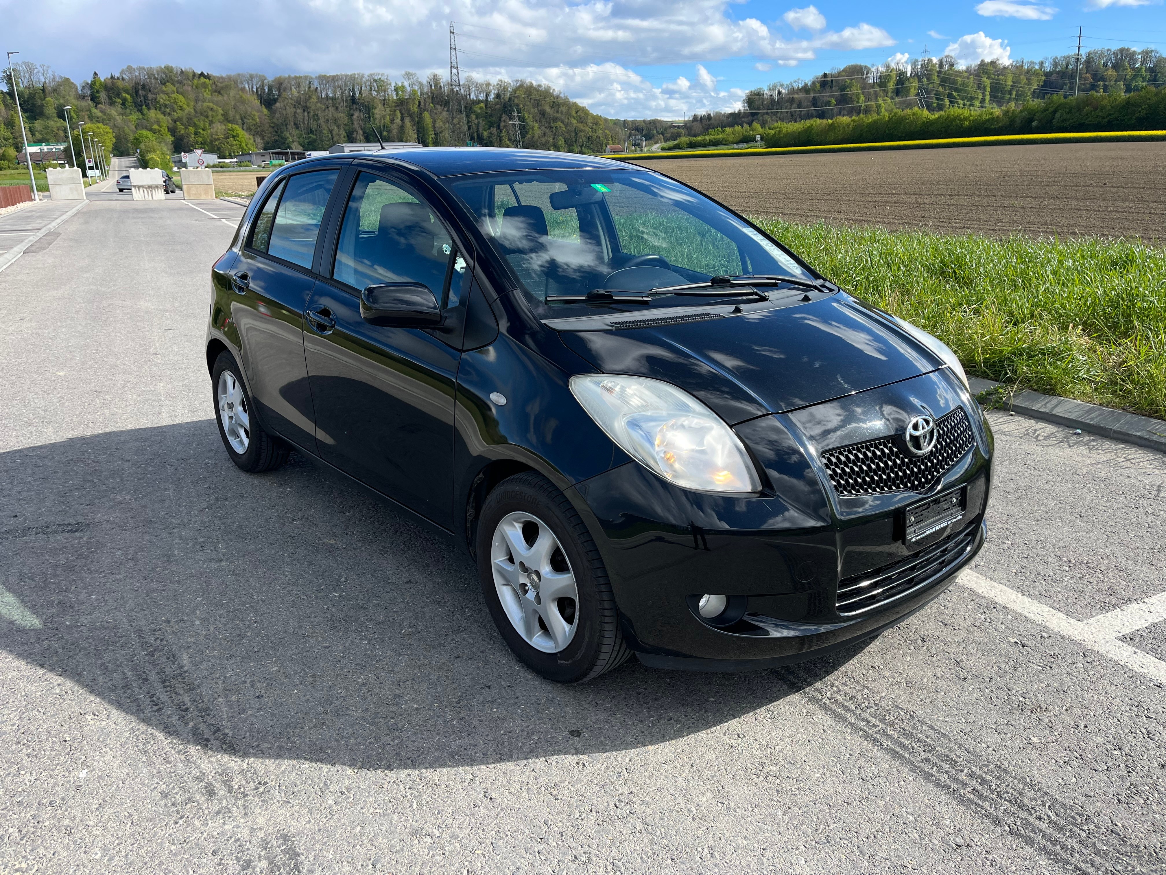 TOYOTA Yaris 1.3 Linea Luna