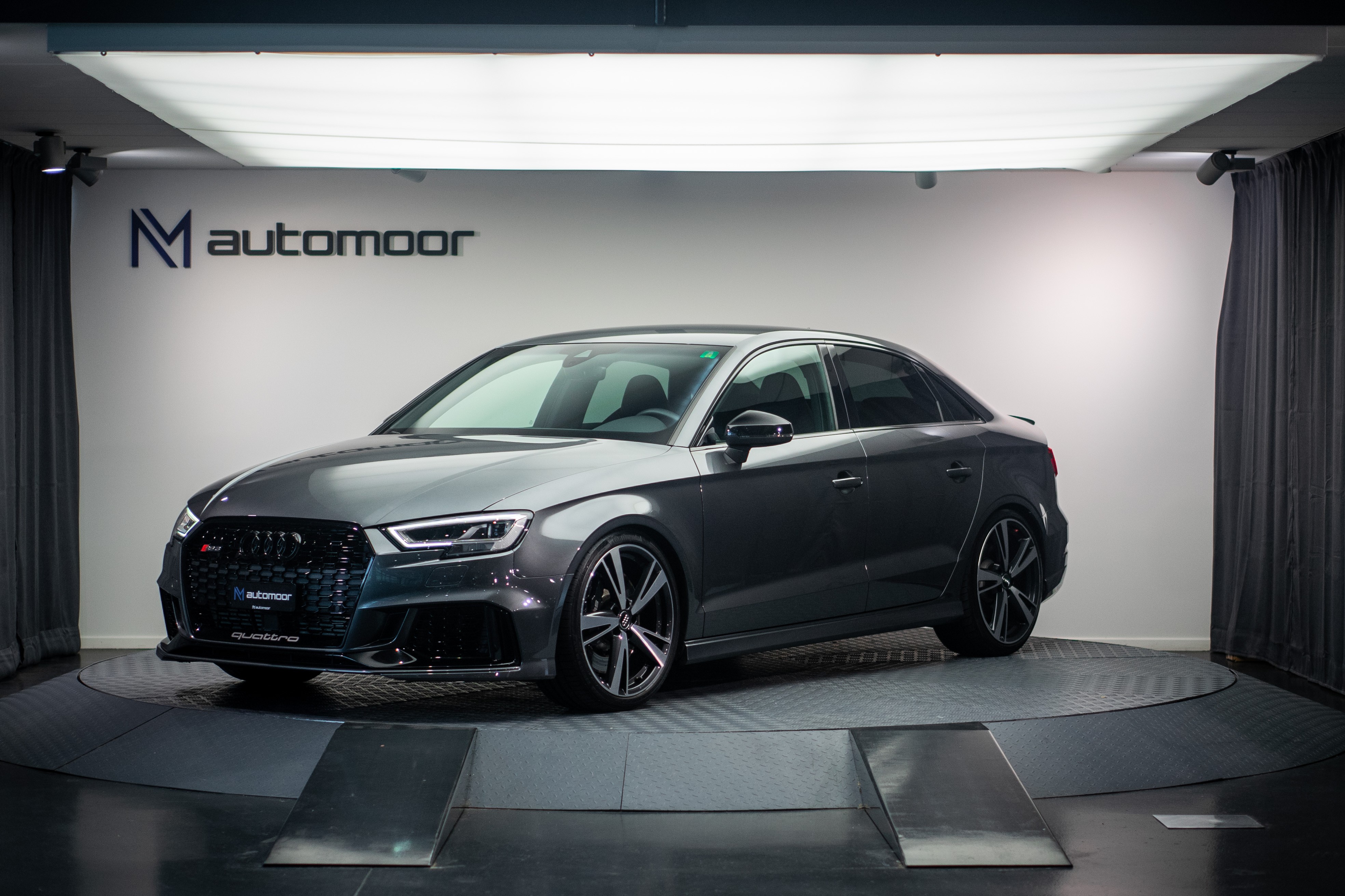 AUDI RS3 Limousine 2.5 TSI quattro S-tronic *Magnetic Ride* *B&O* *LED* *Sportsitze*