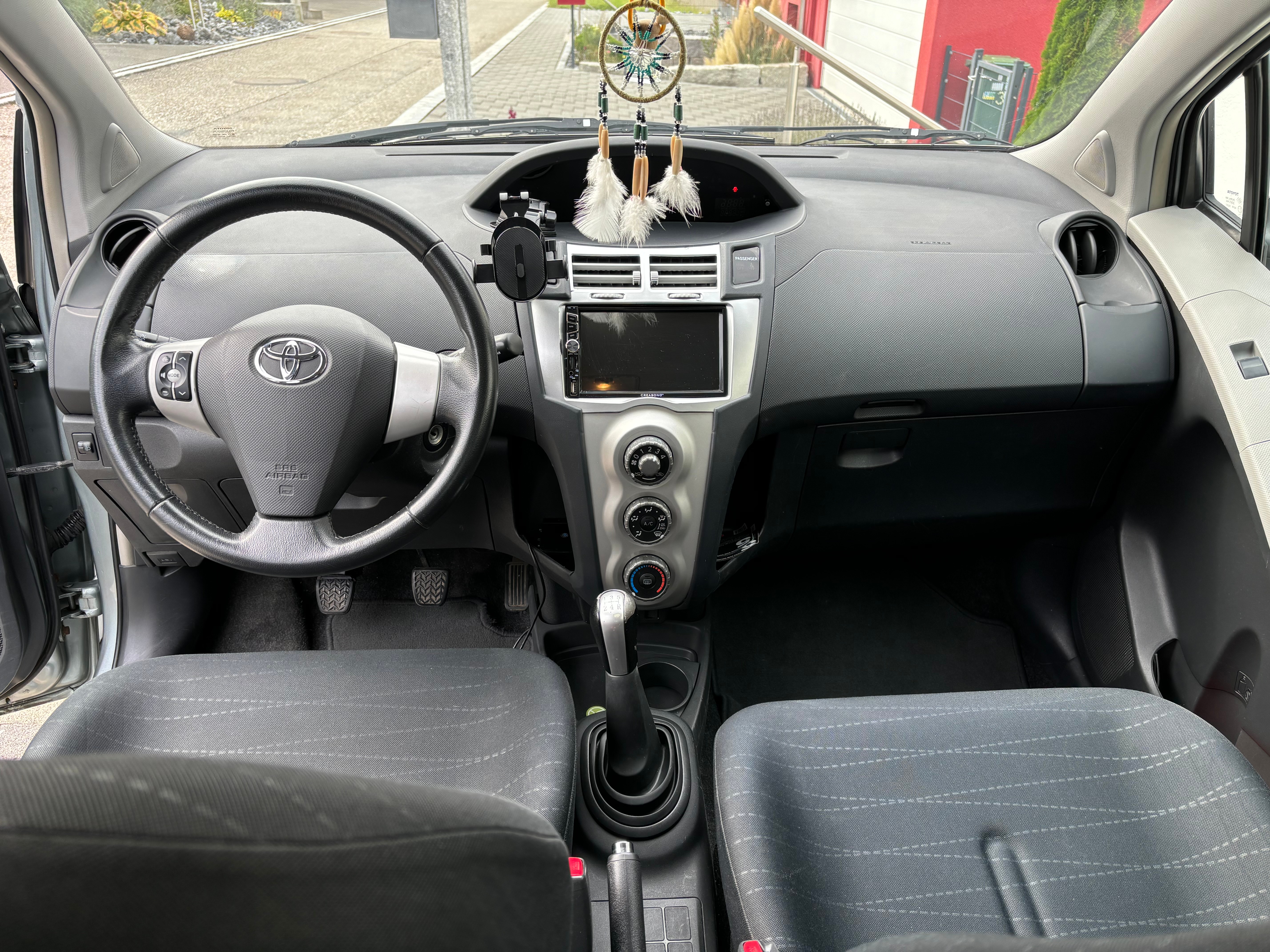 TOYOTA Yaris 1.3 Linea Luna