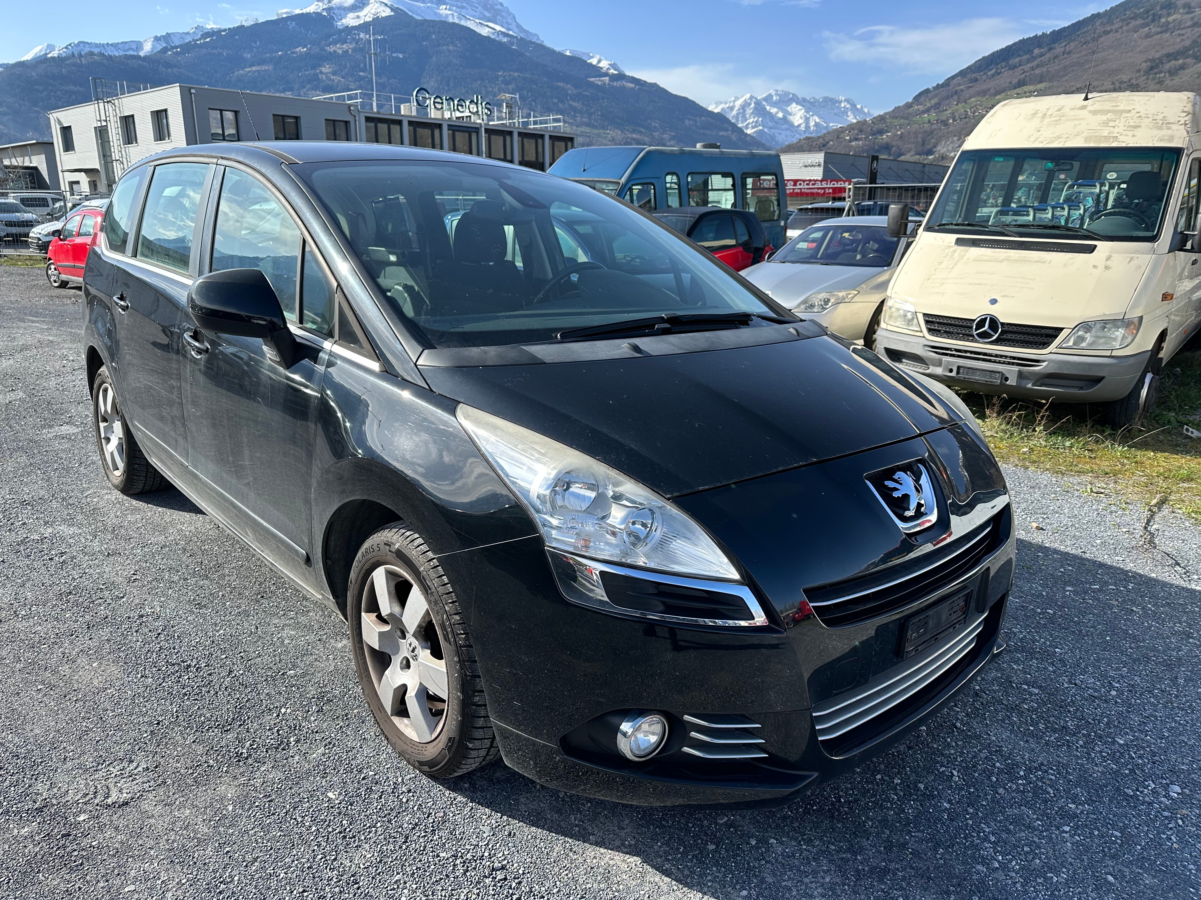 PEUGEOT 5008 1.6 HDI Business