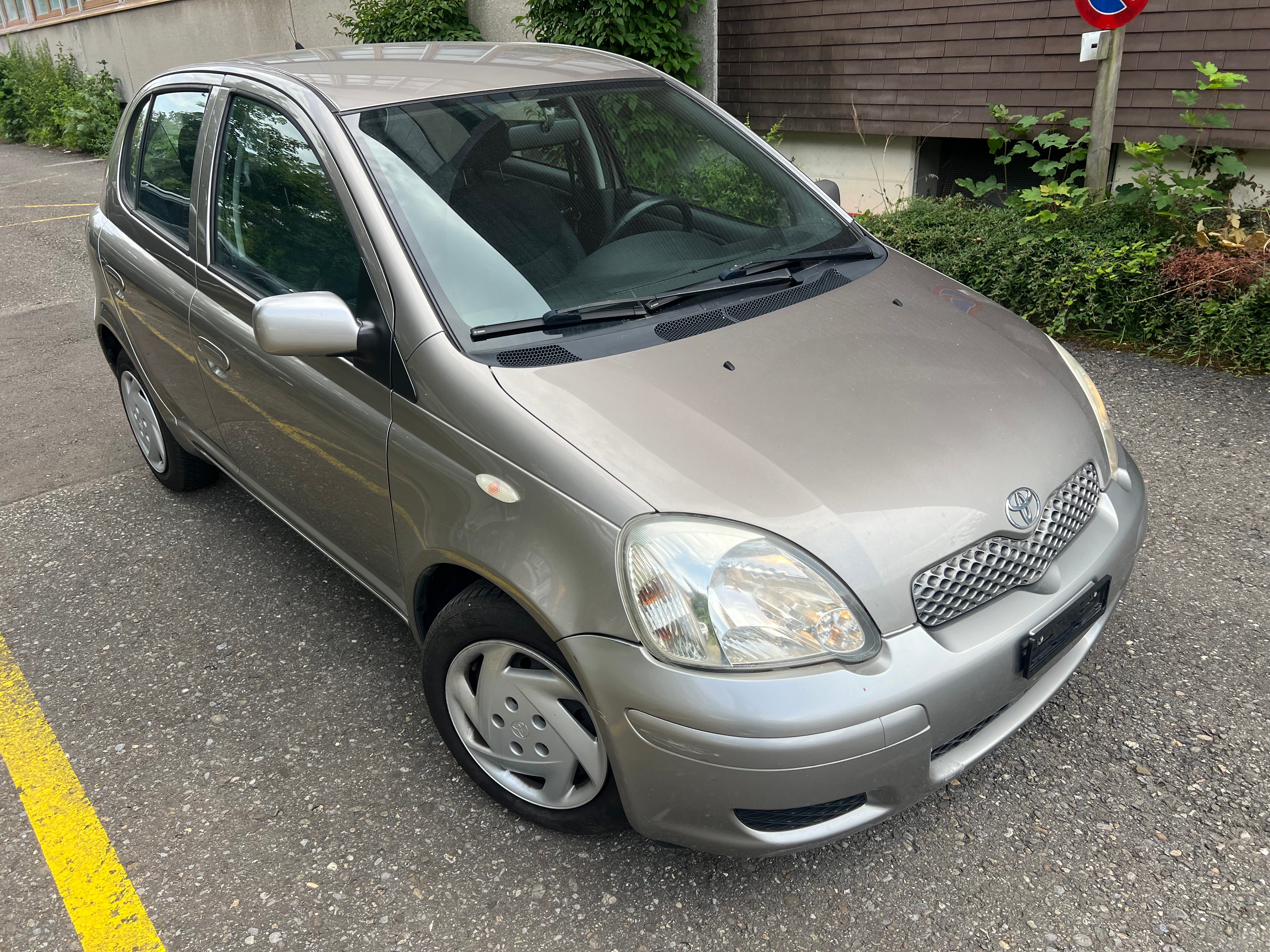 TOYOTA Yaris 1.3 Linea Luna