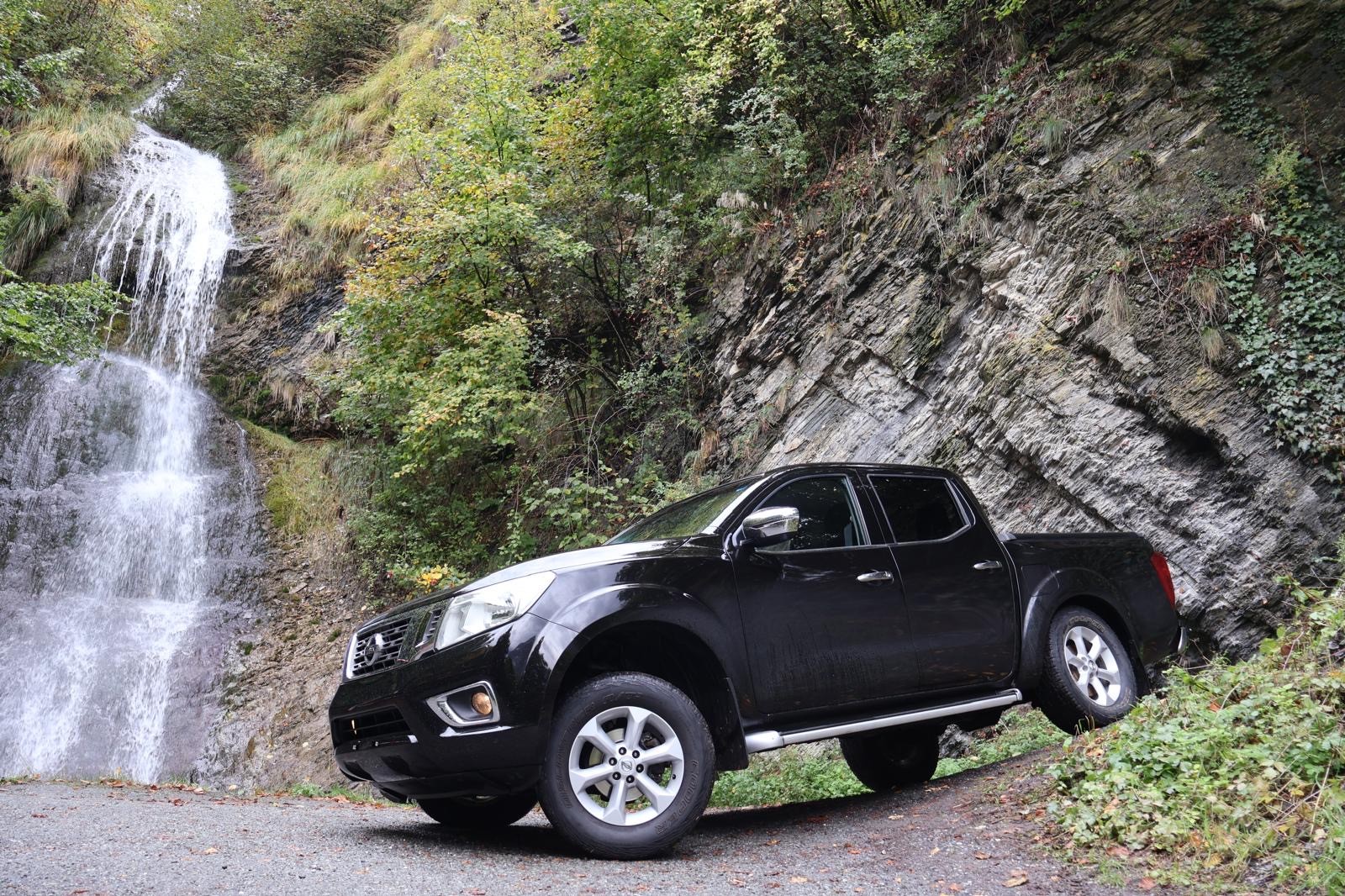 NISSAN Navara Double Cab N-Connecta 2.3 dCi 4WD Automatic