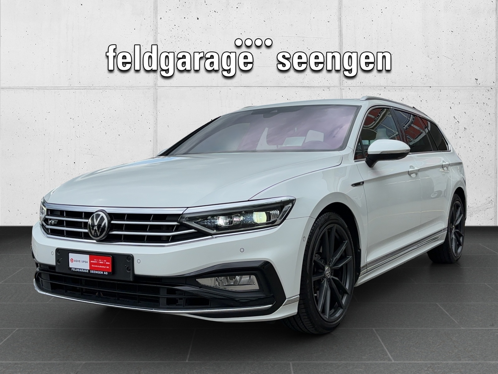 VW Passat Variant 2.0 TSI R-Line DSG 4Motion mit AHK & Standheizung