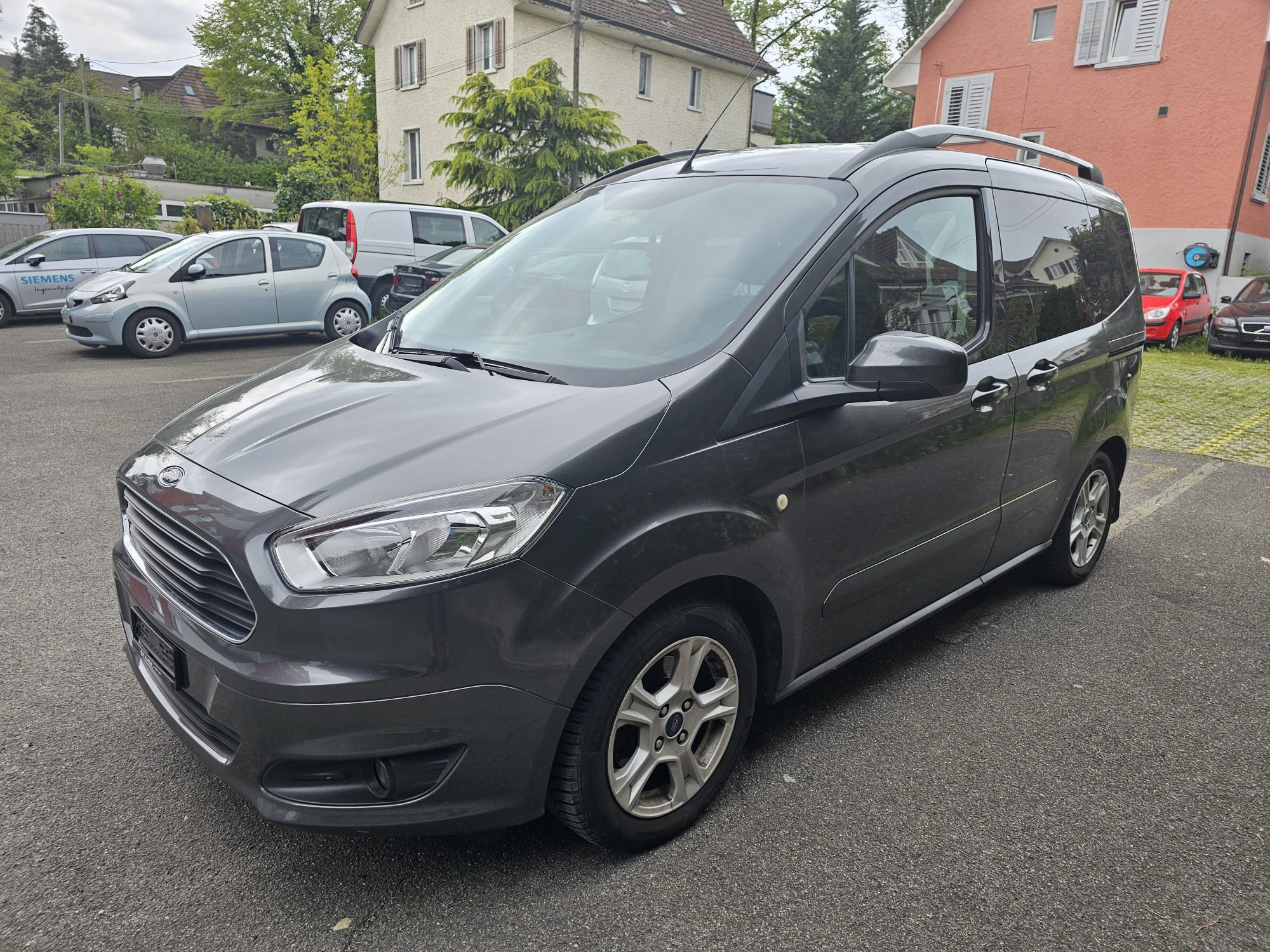 FORD Tourneo Courier 1.0 SCTi Titanium